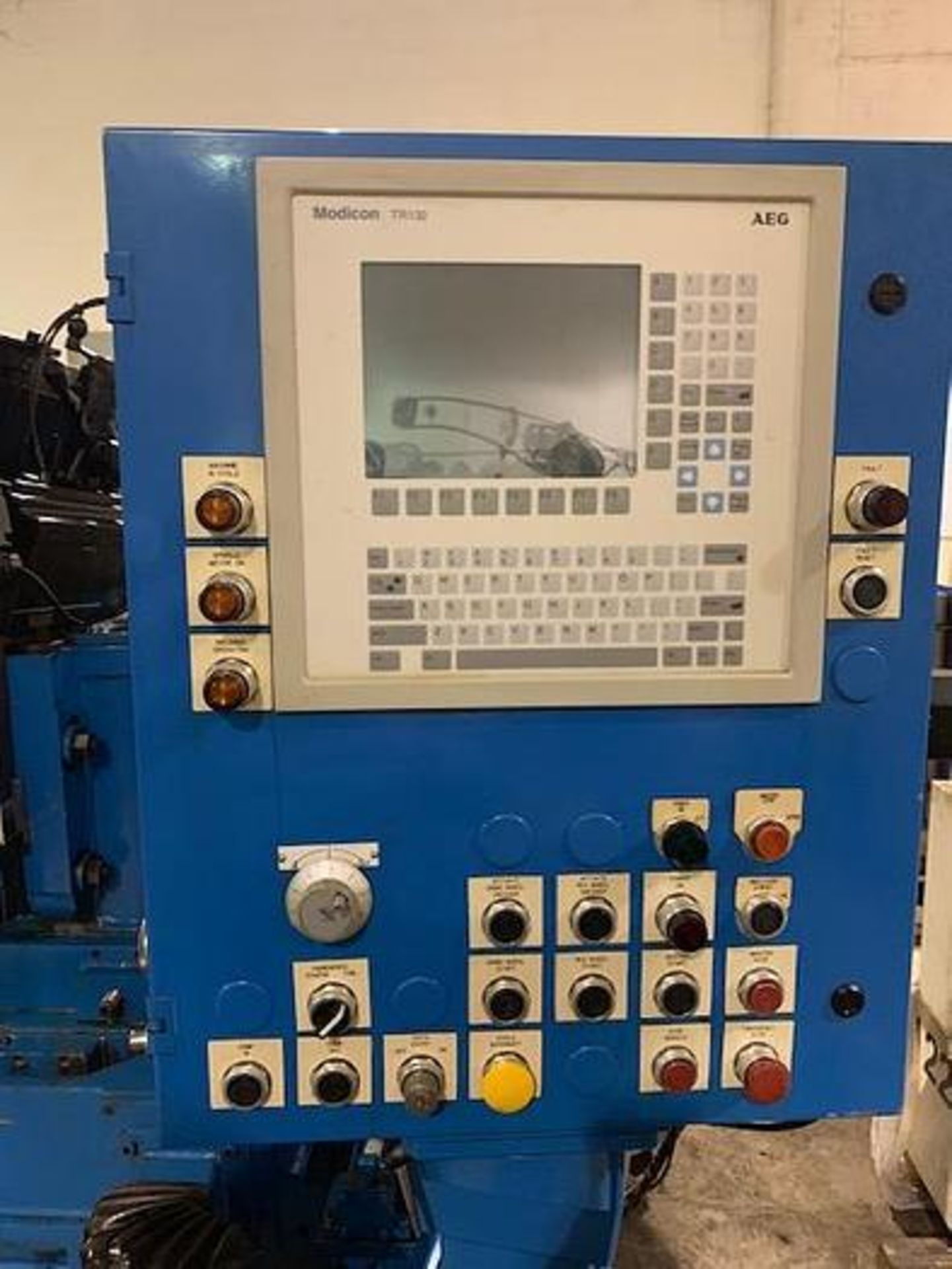 CINCINNATI MODEL 220-8 CENTERLESS GRINDER WITH PLC CONTROLS - Image 5 of 22