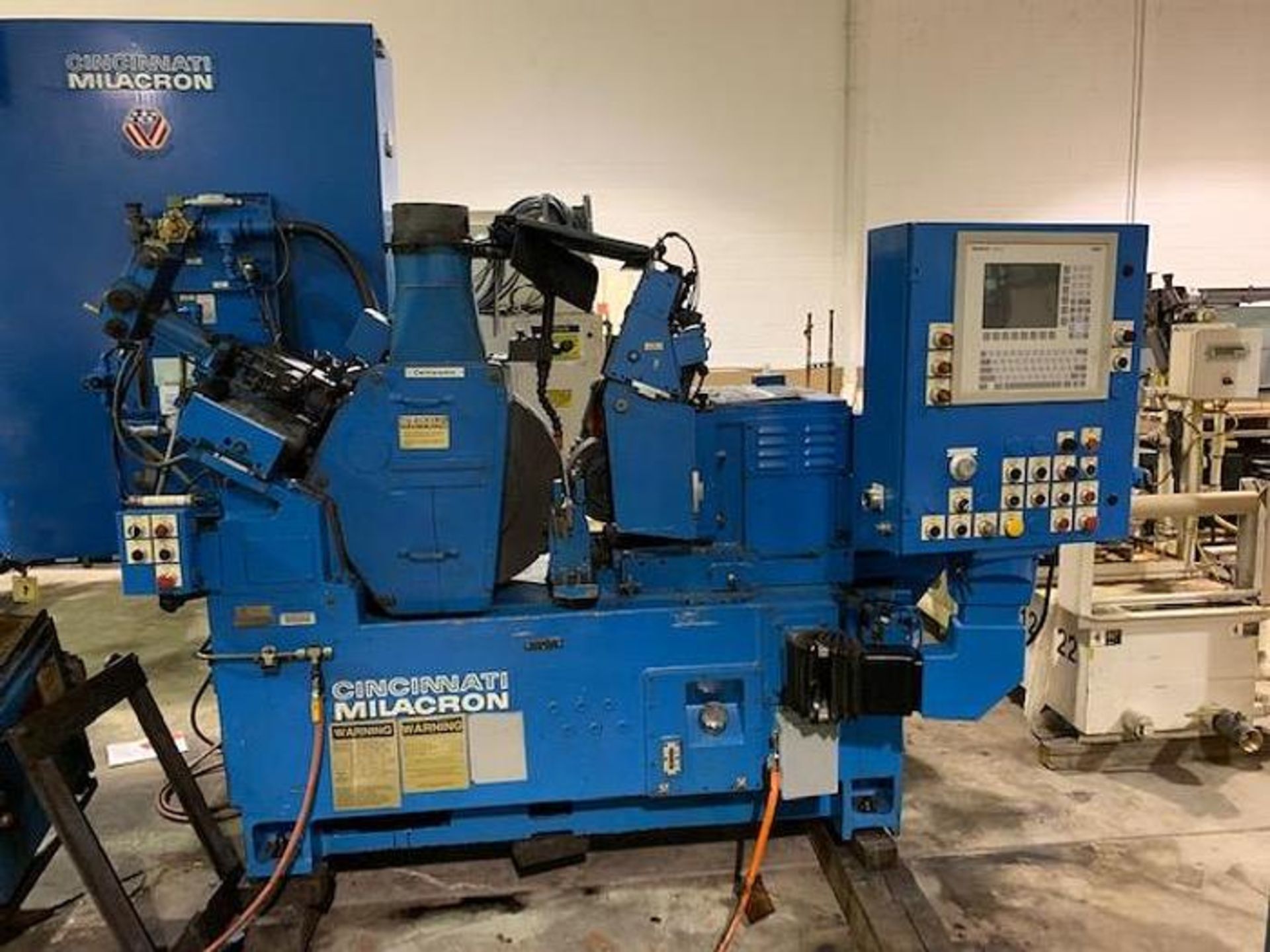 CINCINNATI MODEL 220-8 CENTERLESS GRINDER WITH PLC CONTROLS