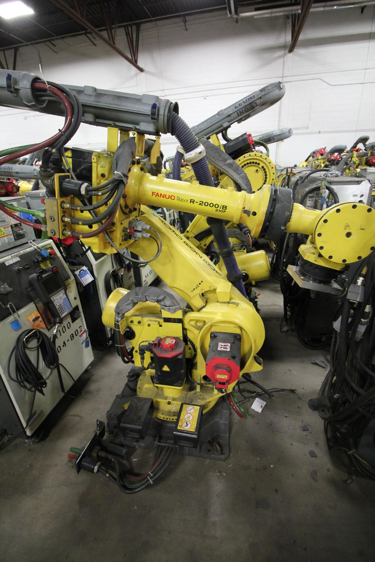 FANUC ROBOT R-2000iB/210F WITH R-30iA CONTROL, CABLES &amp; TEACH PENDANT, SN 96999, YEAR 2009 - Image 4 of 9