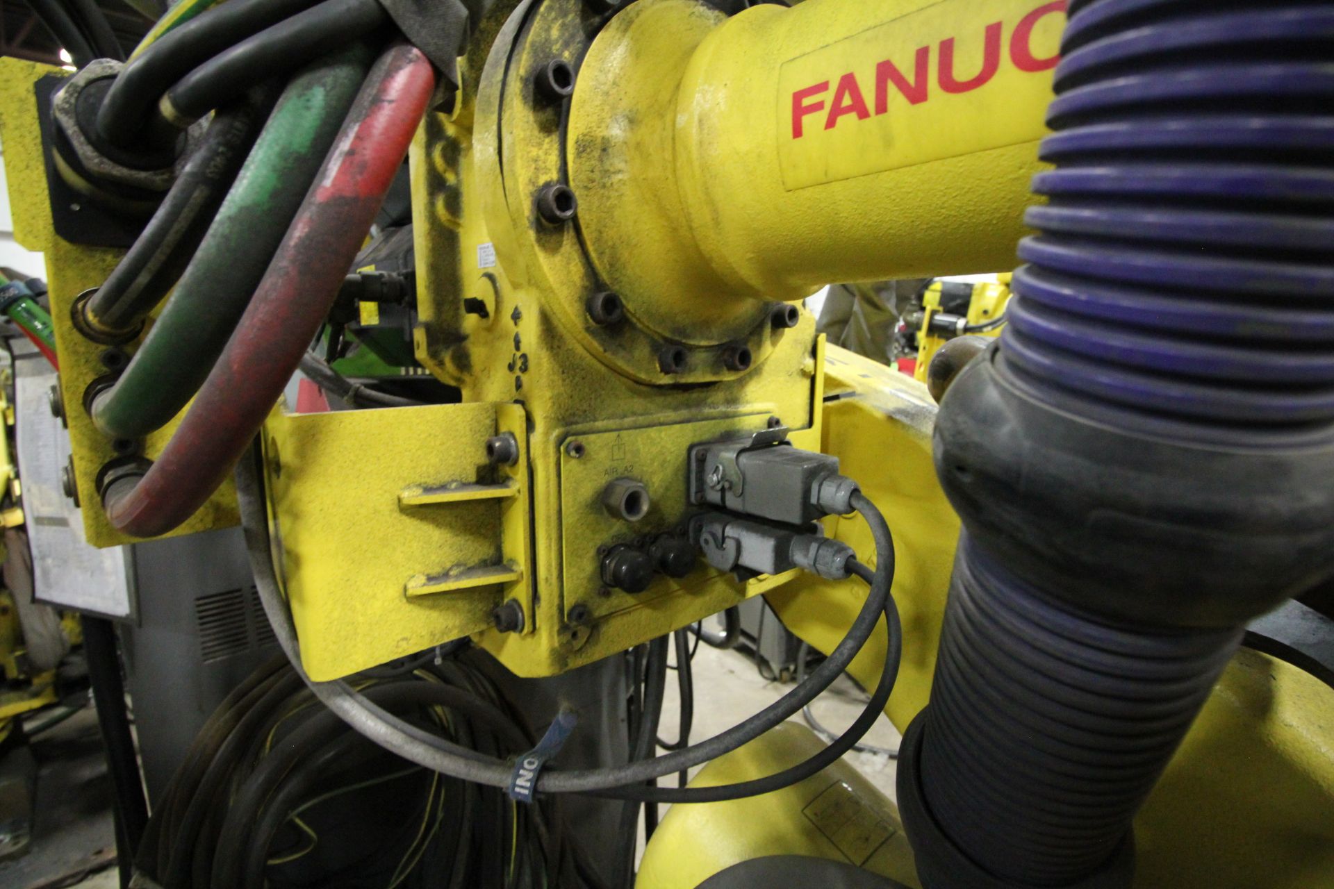 FANUC ROBOT R-2000iB/210F WITH R-30iA CONTROL, CABLES &amp; TEACH PENDANT, SN 142537, YEAR 2013 - Image 3 of 9