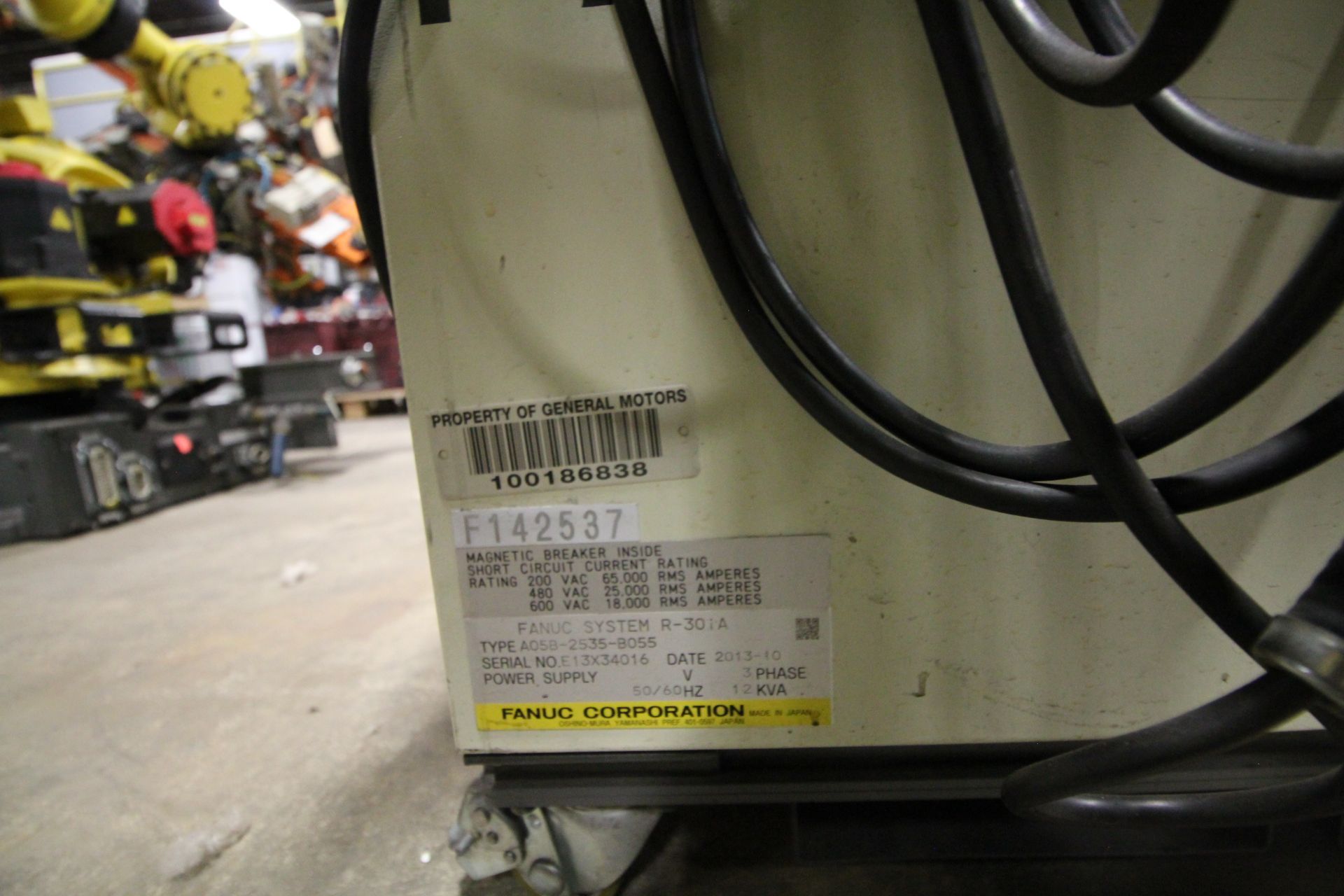 FANUC ROBOT R-2000iB/210F WITH R-30iA CONTROL, CABLES &amp; TEACH PENDANT, SN 142537, YEAR 2013 - Image 8 of 9