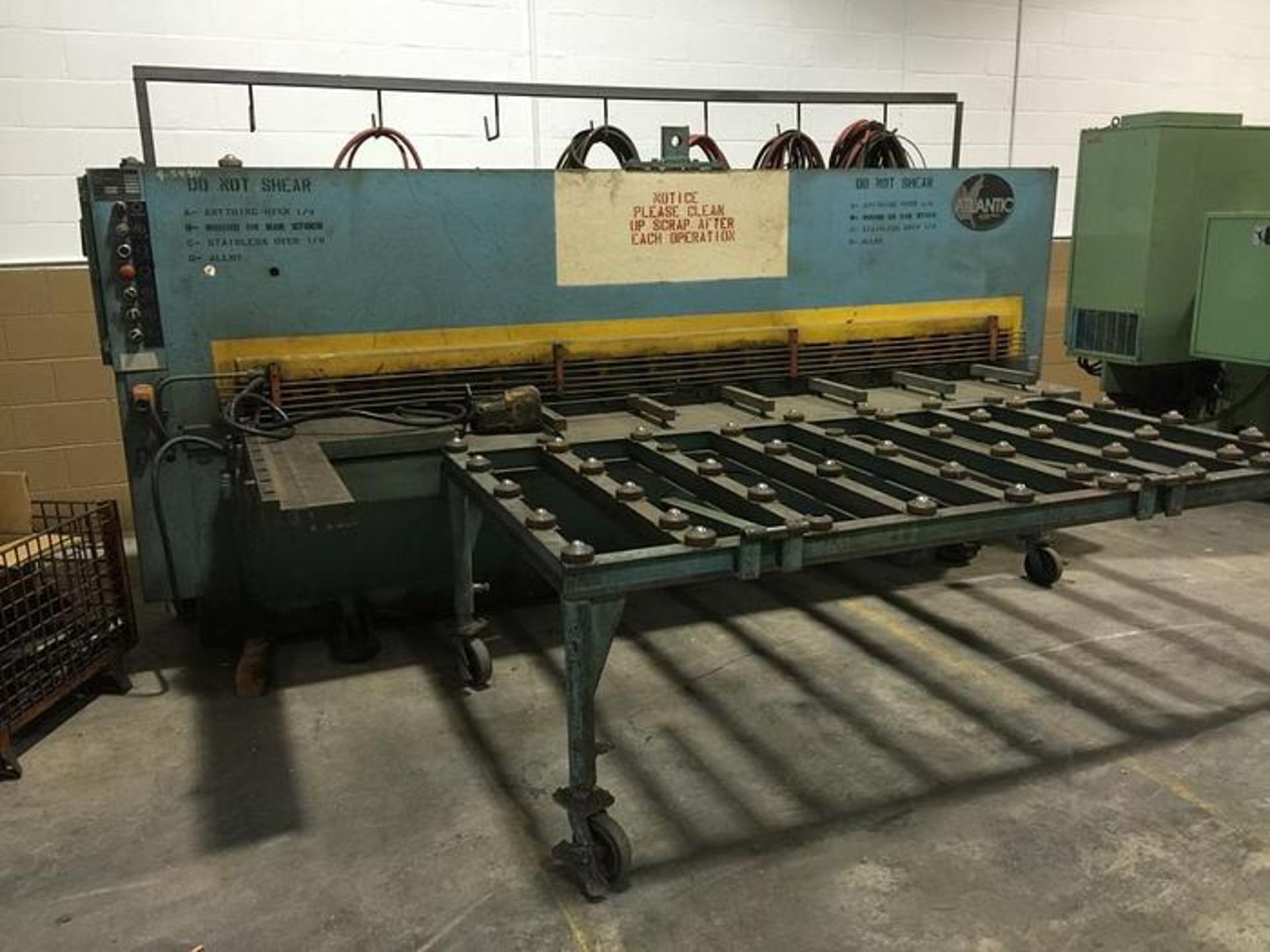 ATLANTIC 10' X 1/4" COST CUTTER HYDRAULIC POWER SQUARING SHEAR, SN 80-00-68