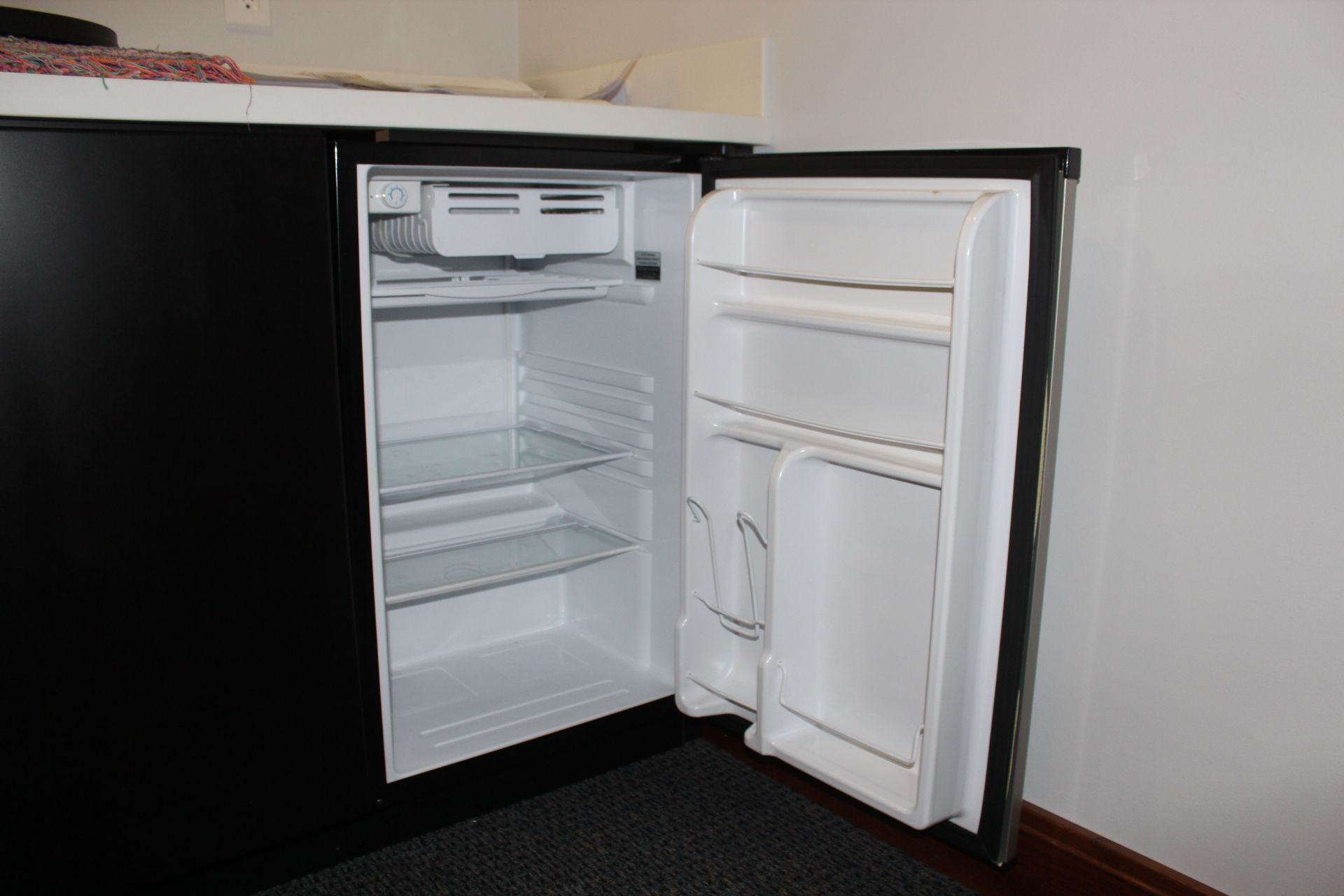 General Electric Mini Fridge - Image 2 of 3