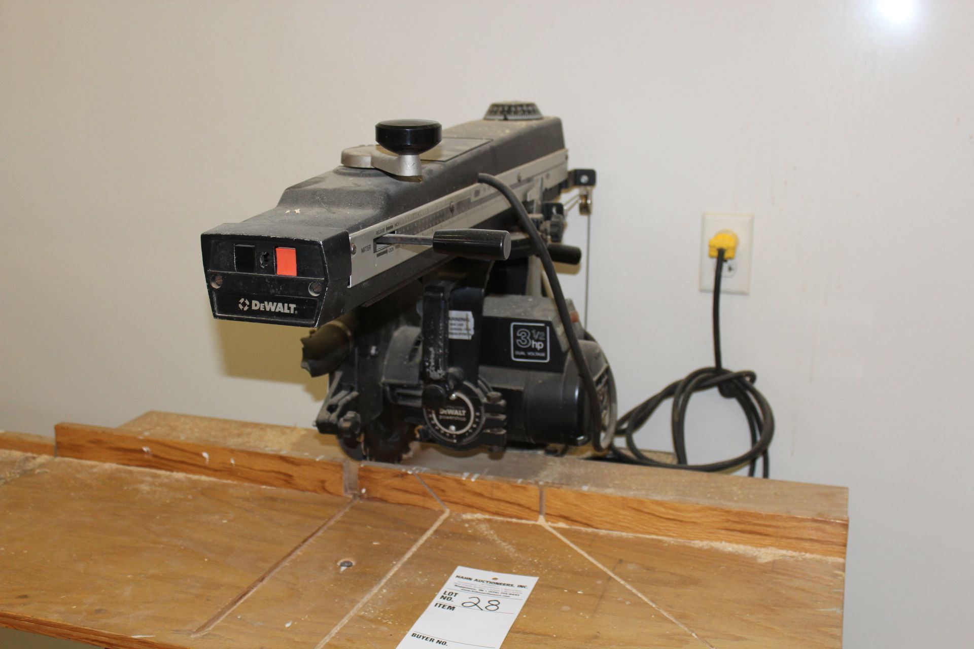 Dewalt Contractor Powershop 10" Radial Arm Saw - Image 2 of 3