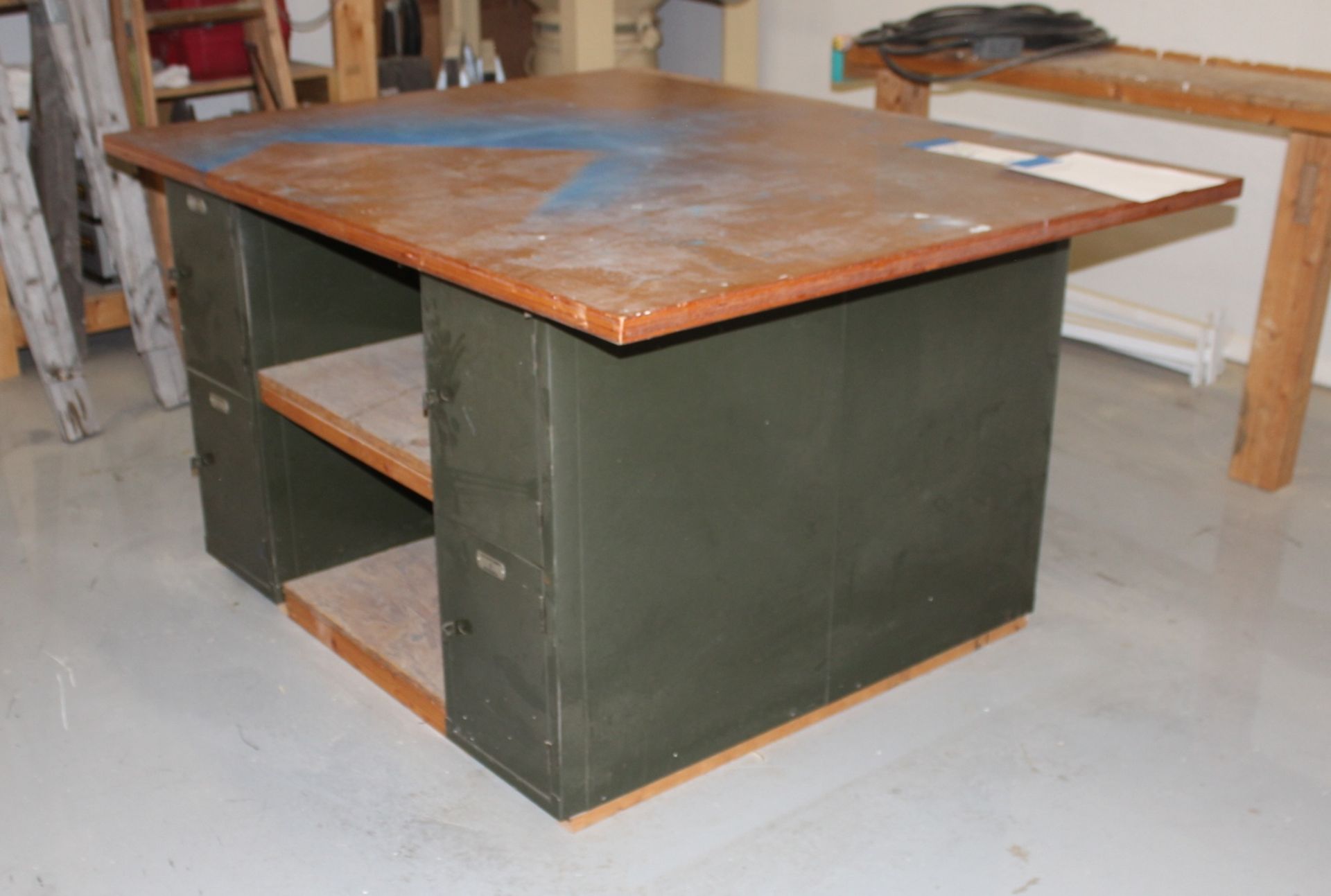 Woodworking bench with Lockers - Image 2 of 5