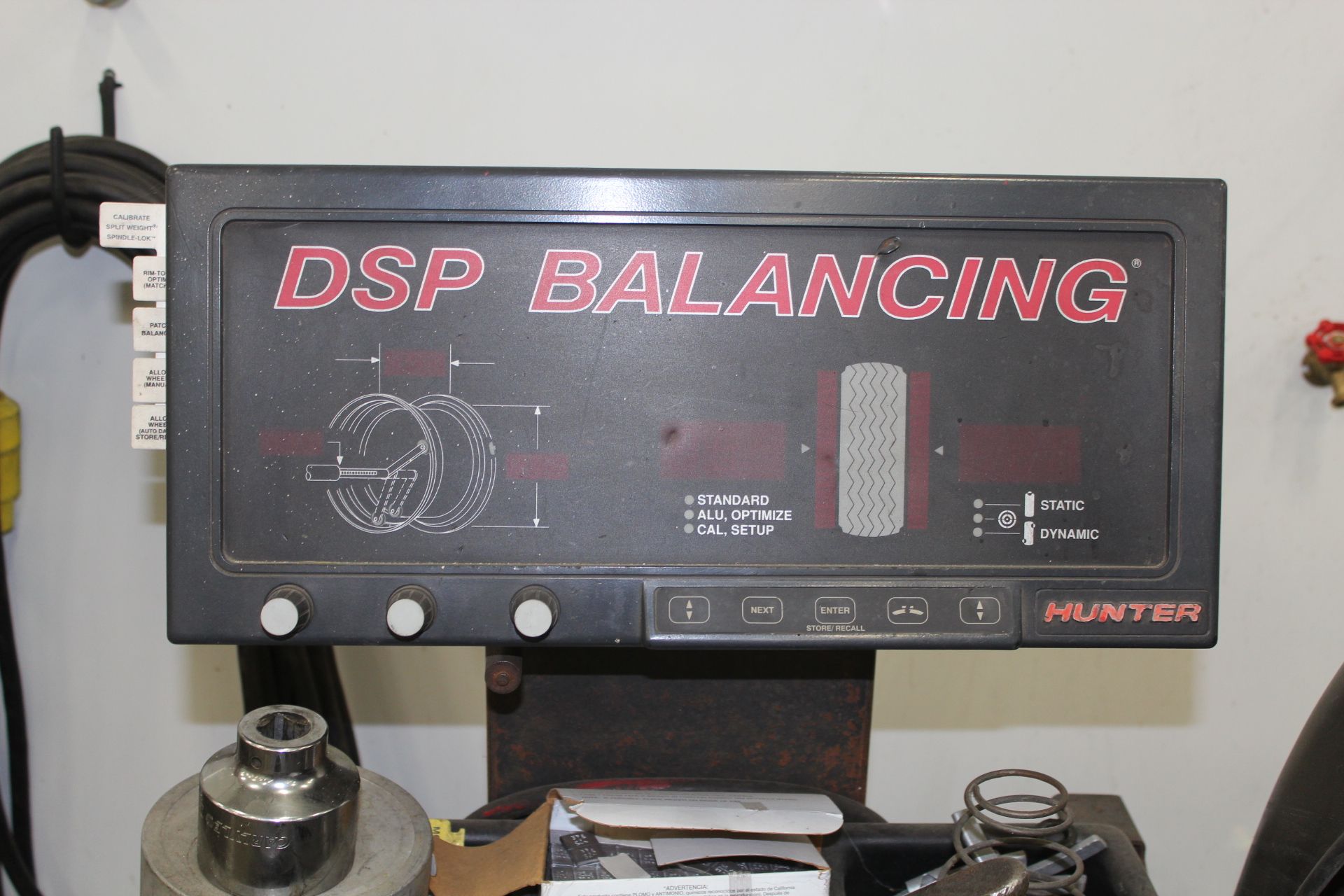 Hunter Wheel Balancer model DSP-9000 - Image 2 of 5