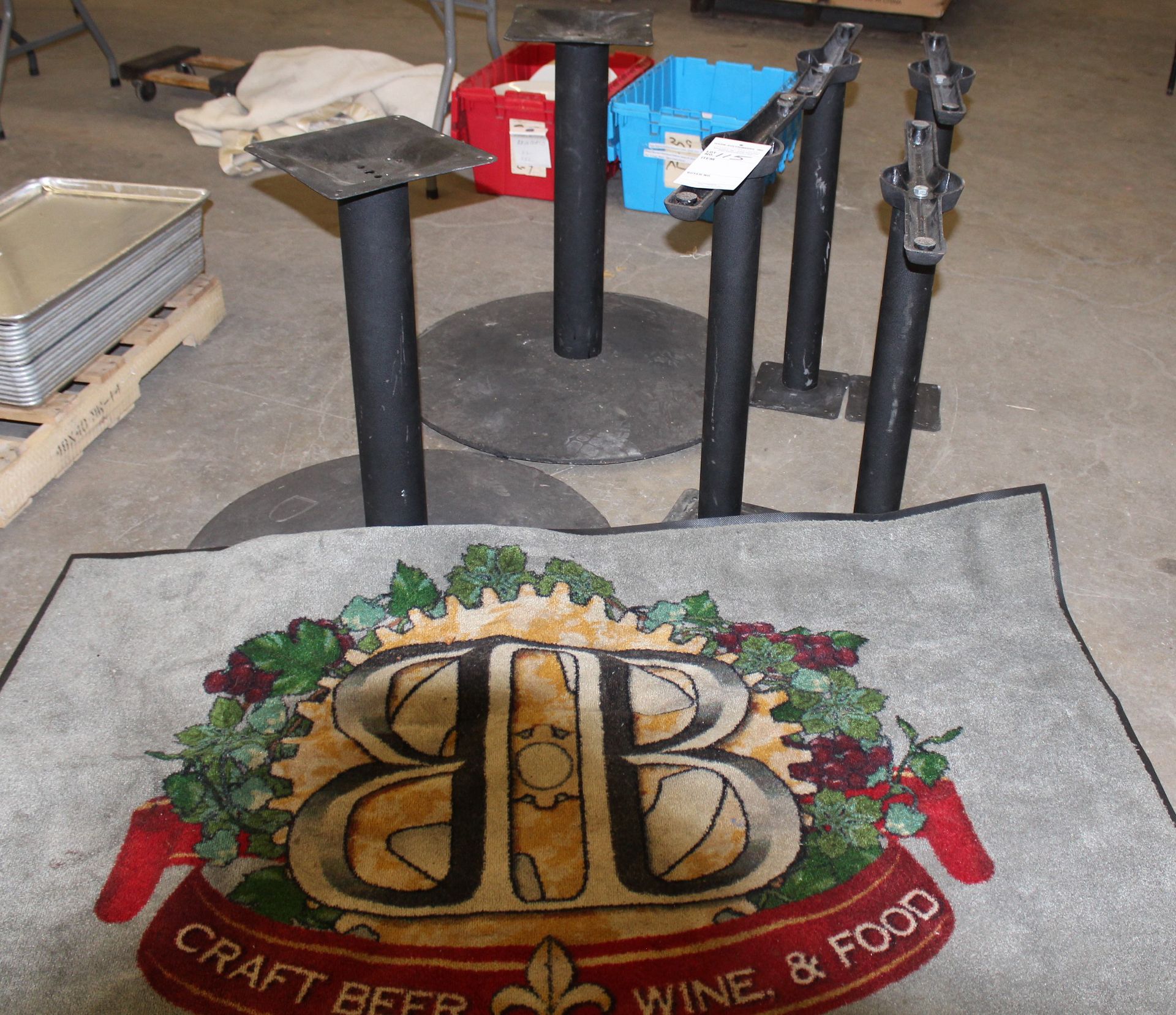 six table bases with rug - Image 2 of 2