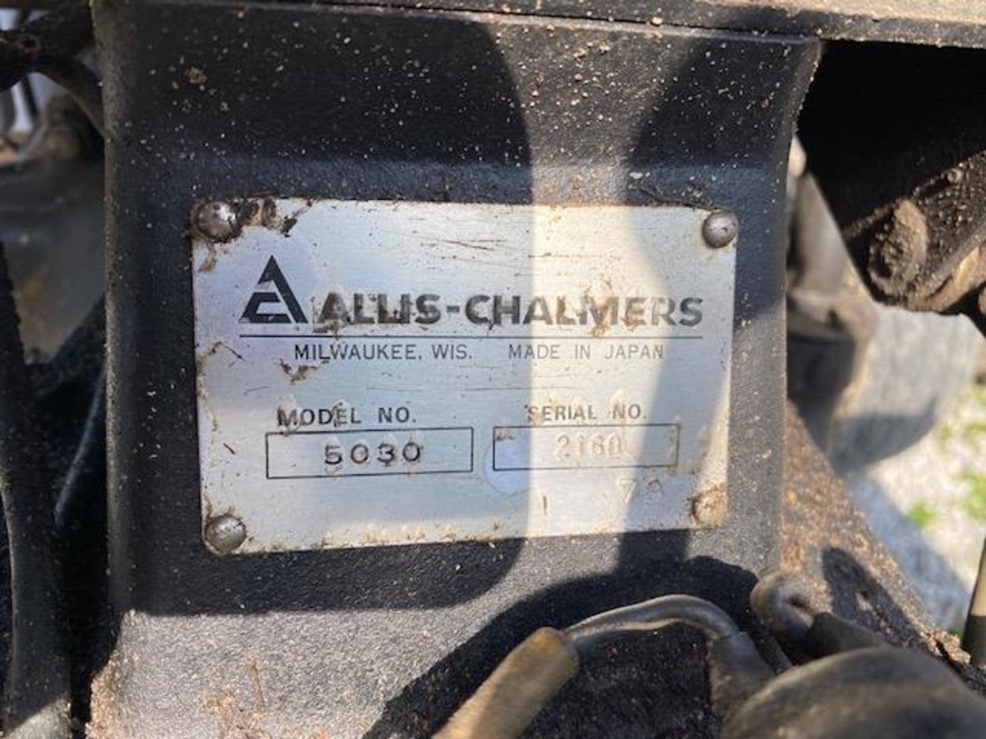 Allis-Chalmers 5030 tractor with 2204 hours, serial number 2160, needs engine work - Image 7 of 8