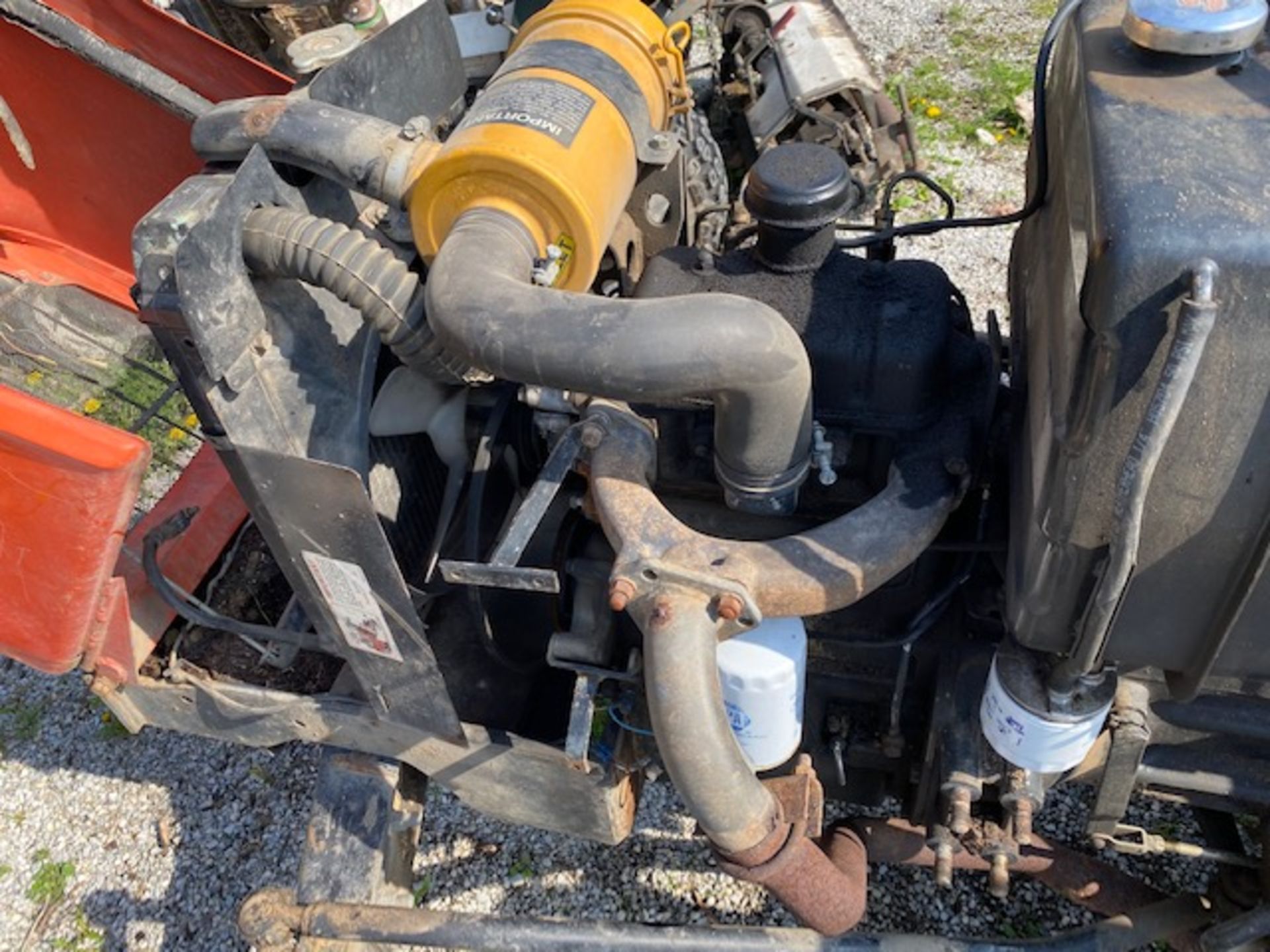 Allis-Chalmers 5030 tractor with 2204 hours, serial number 2160, needs engine work - Image 5 of 8