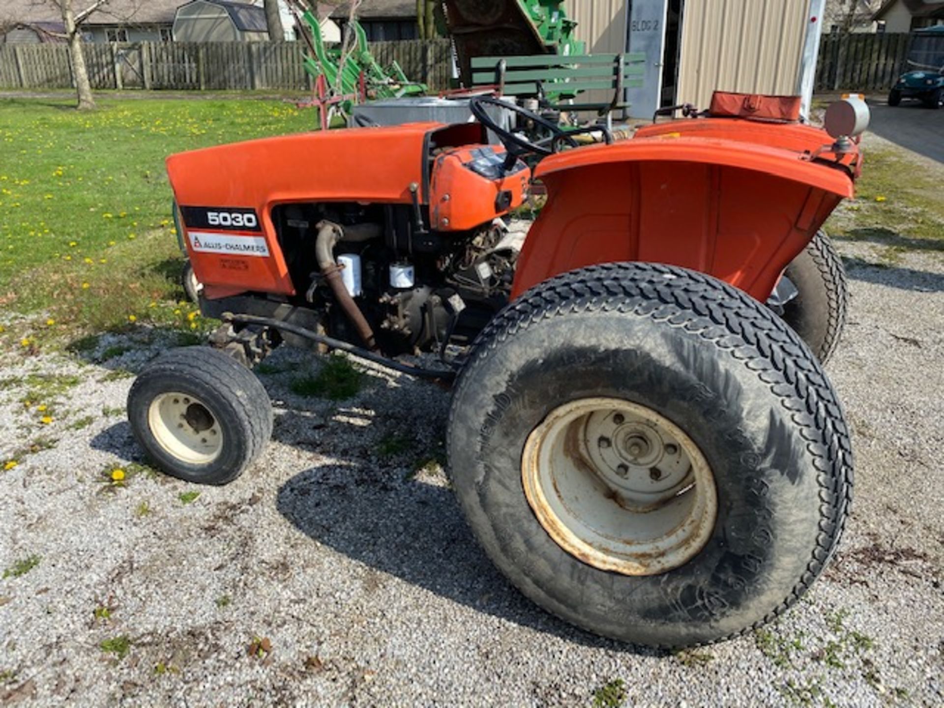 Allis-Chalmers 5030 tractor with 2204 hours, serial number 2160, needs engine work - Image 4 of 8