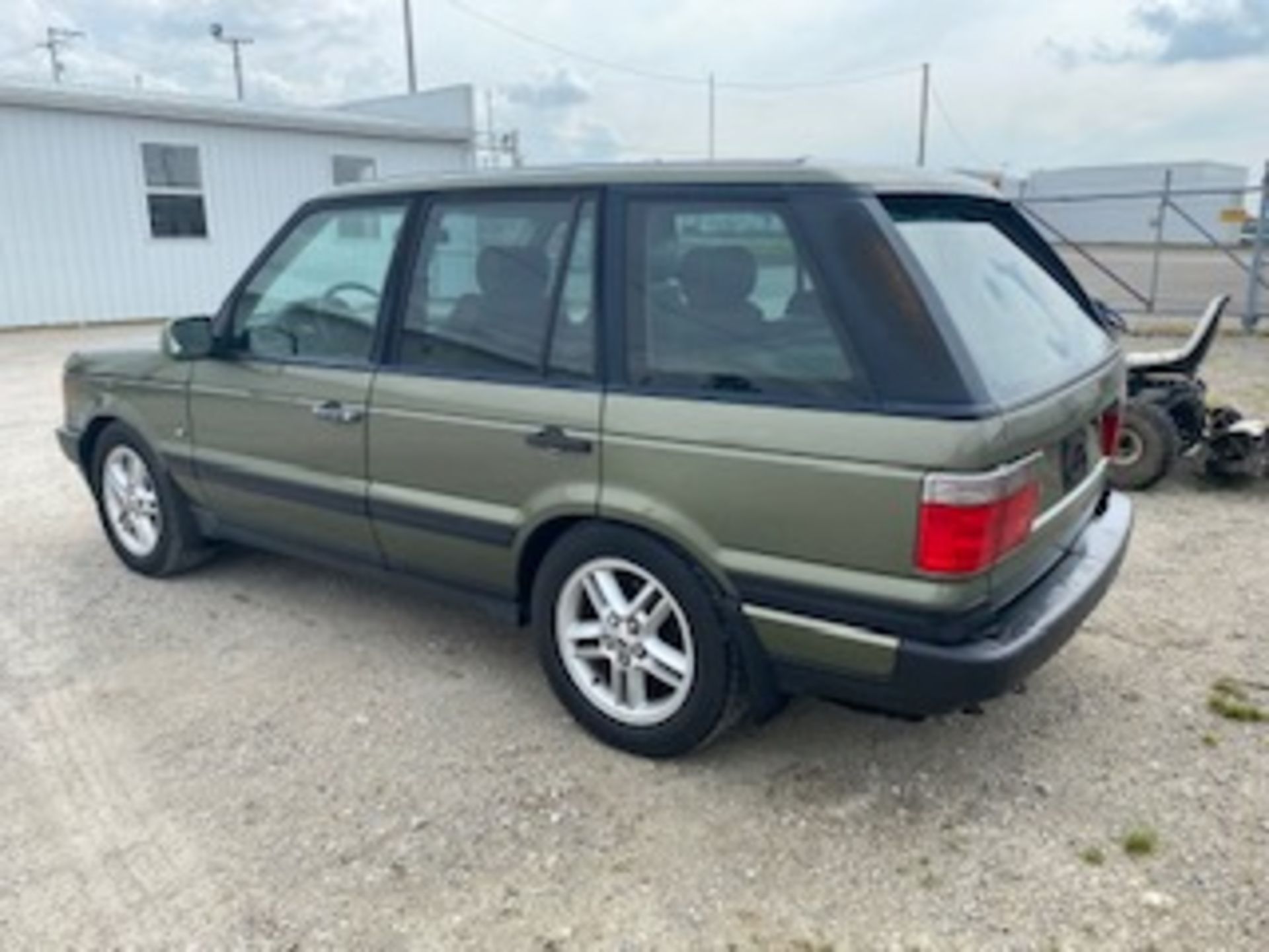 2000 Range Rover 4x4   Drives good  195K miles - Image 2 of 8