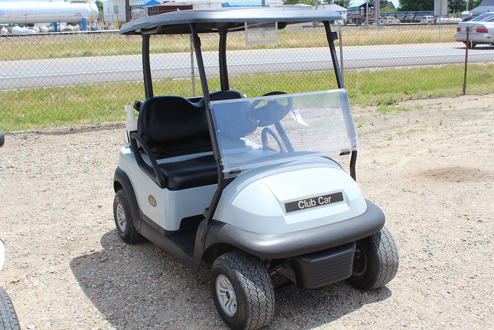 2018 ELECTRIC GOLF CART W/CHARGER - Image 5 of 5