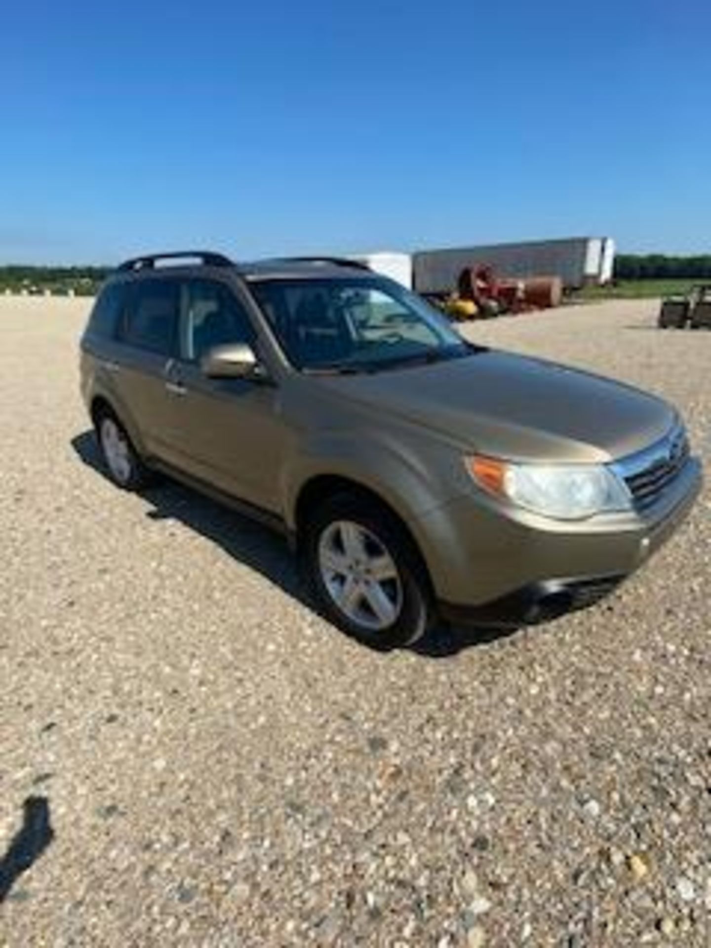 2009 SUBARU FORRESTER   AWD 126K MILES   NEW TIRES     SUNROOF A LOT OF OPTIONS CLEAN CAR - Image 3 of 9