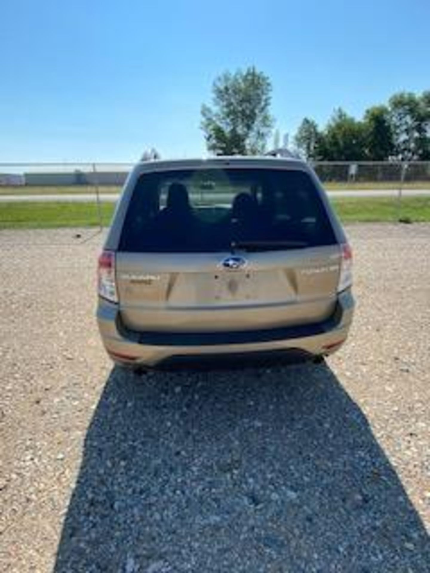 2009 SUBARU FORRESTER   AWD 126K MILES   NEW TIRES     SUNROOF A LOT OF OPTIONS CLEAN CAR - Image 5 of 9