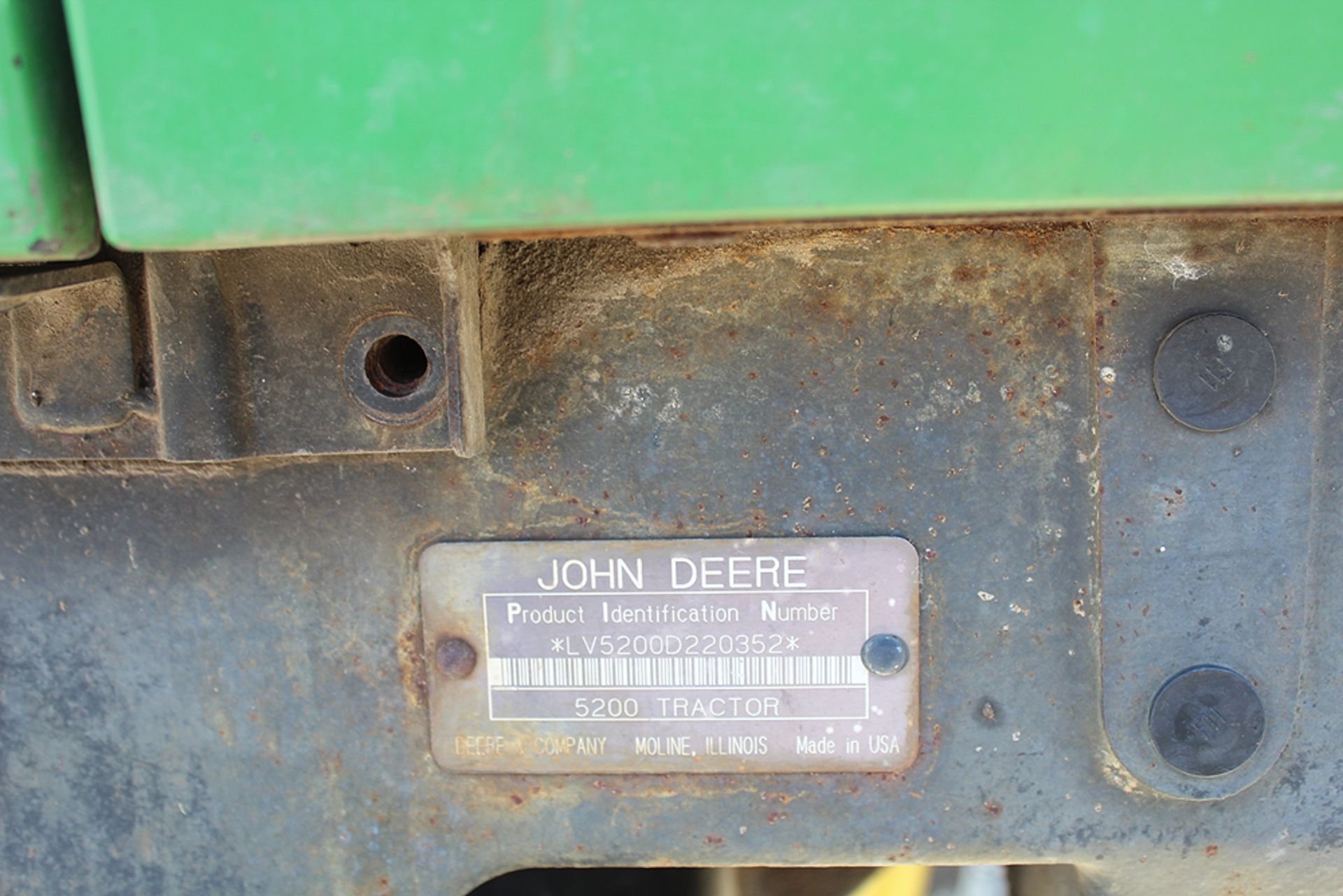 JOHN DEERE 5200 TRACTOR WITH TURF TIRES W/3792 HOURS - Image 5 of 5