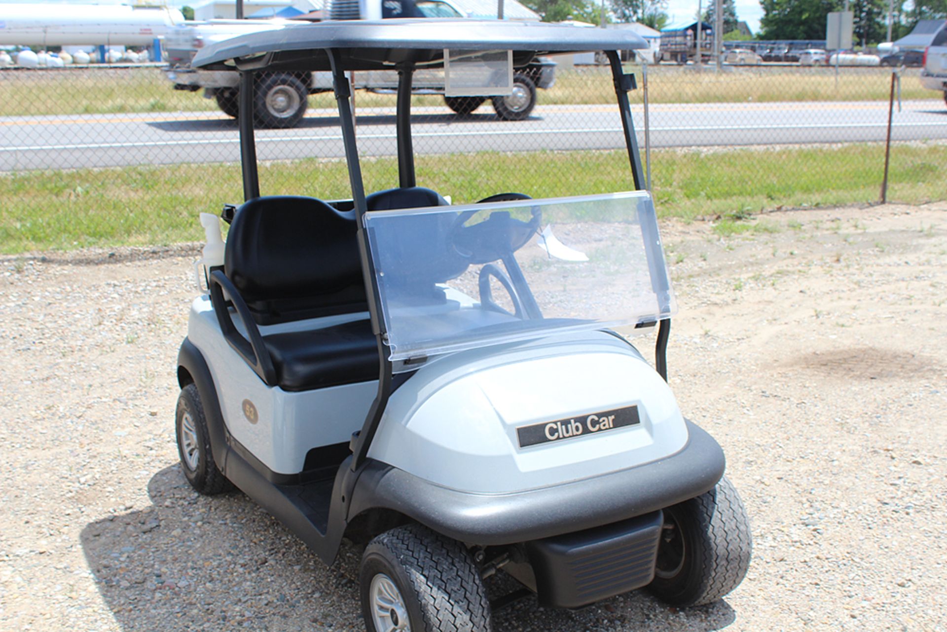 2018 ELECTRIC GOLF CART W/CHARGER