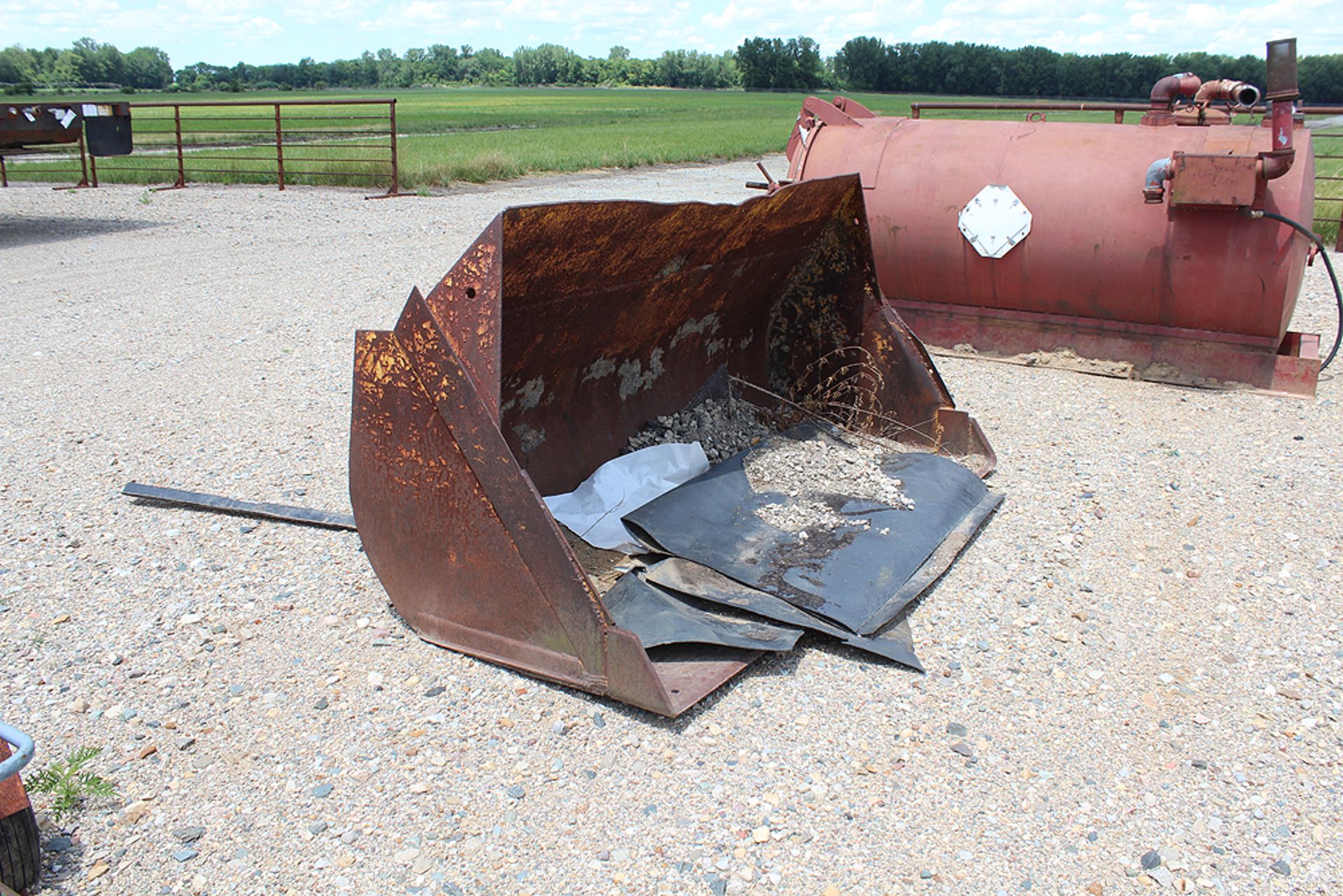 OLDER 92" WIDE PAYLOADER BUCKET