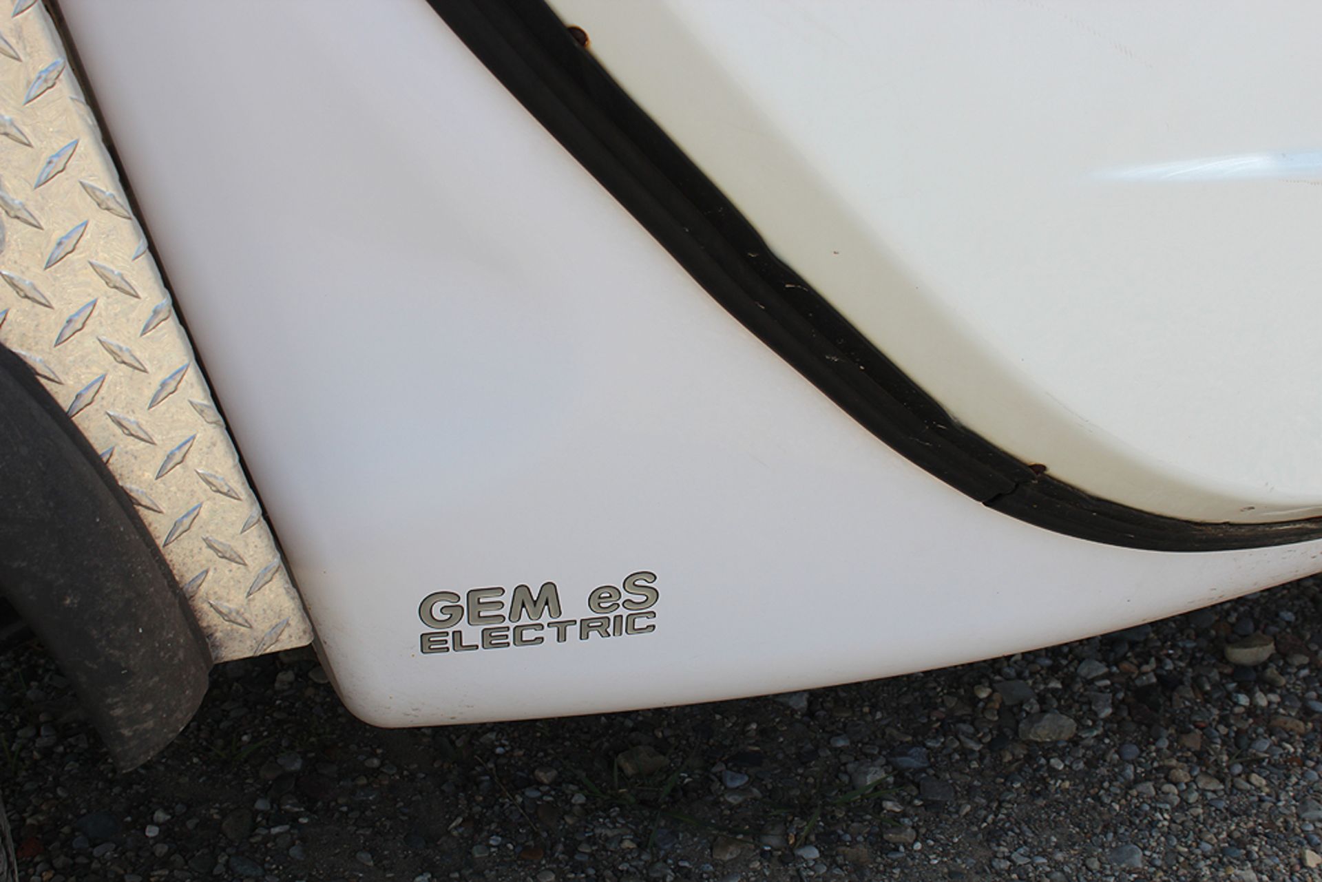 2015 POLARIS GEM EZ ELECTRIC 2-SEATER CAR W/ALUMINUM BOX - Image 7 of 9