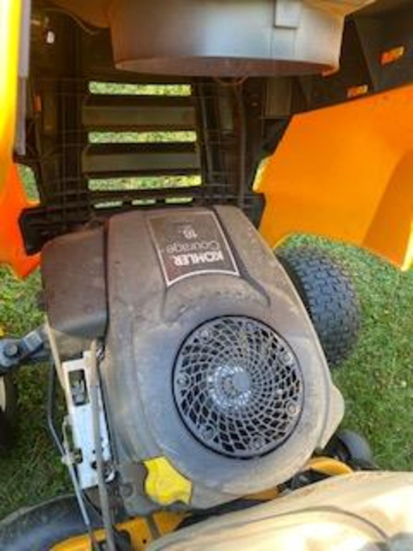 CUB CADET LT 42”  RIDING LAWNMOWER ONLY 79 HOURS REALLY CLEAN - Image 6 of 7