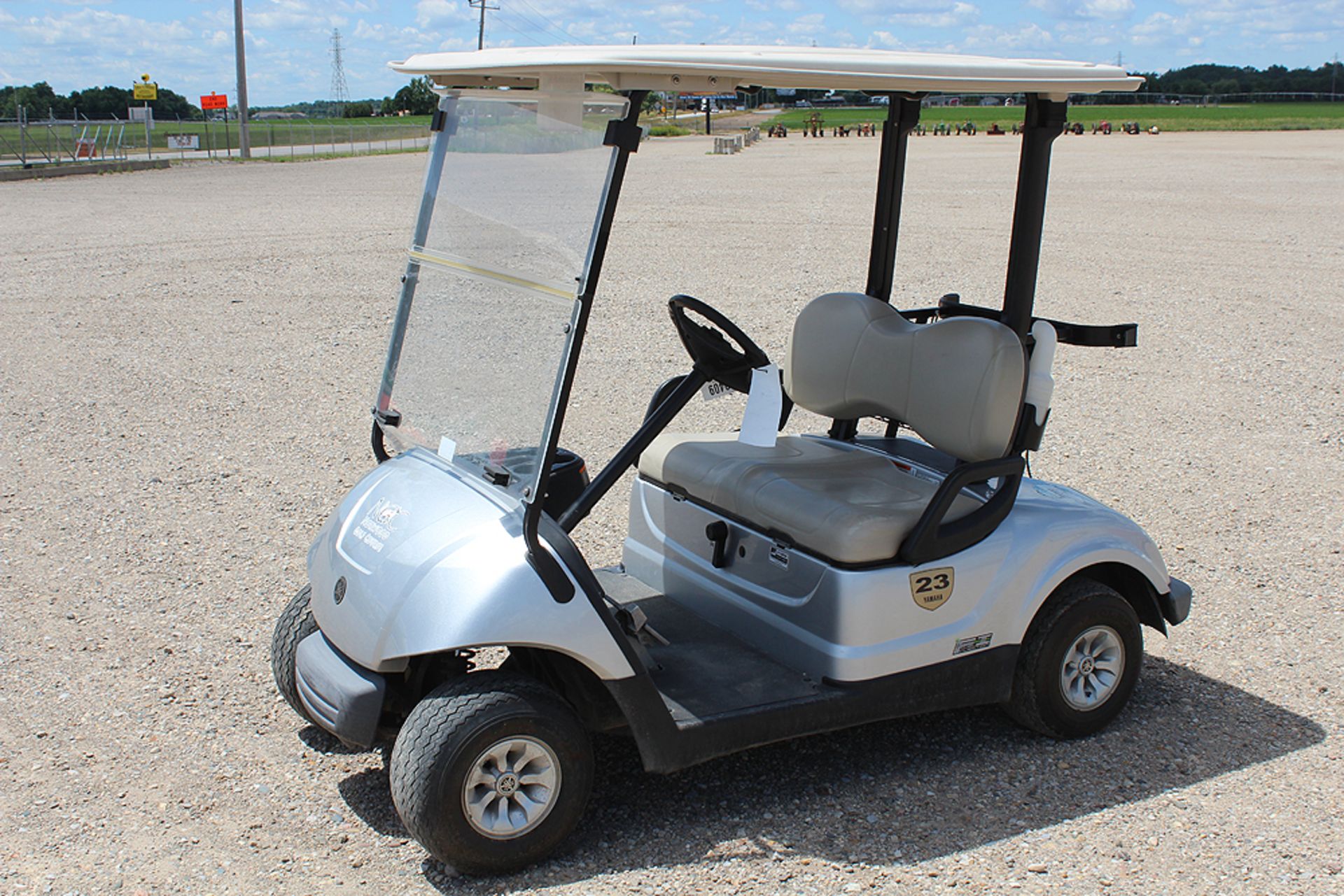 2014 YAMAHA GOLF CARTS, FUEL-INJECTED WITH ROOFS, IN EXCELLENT CONDITION