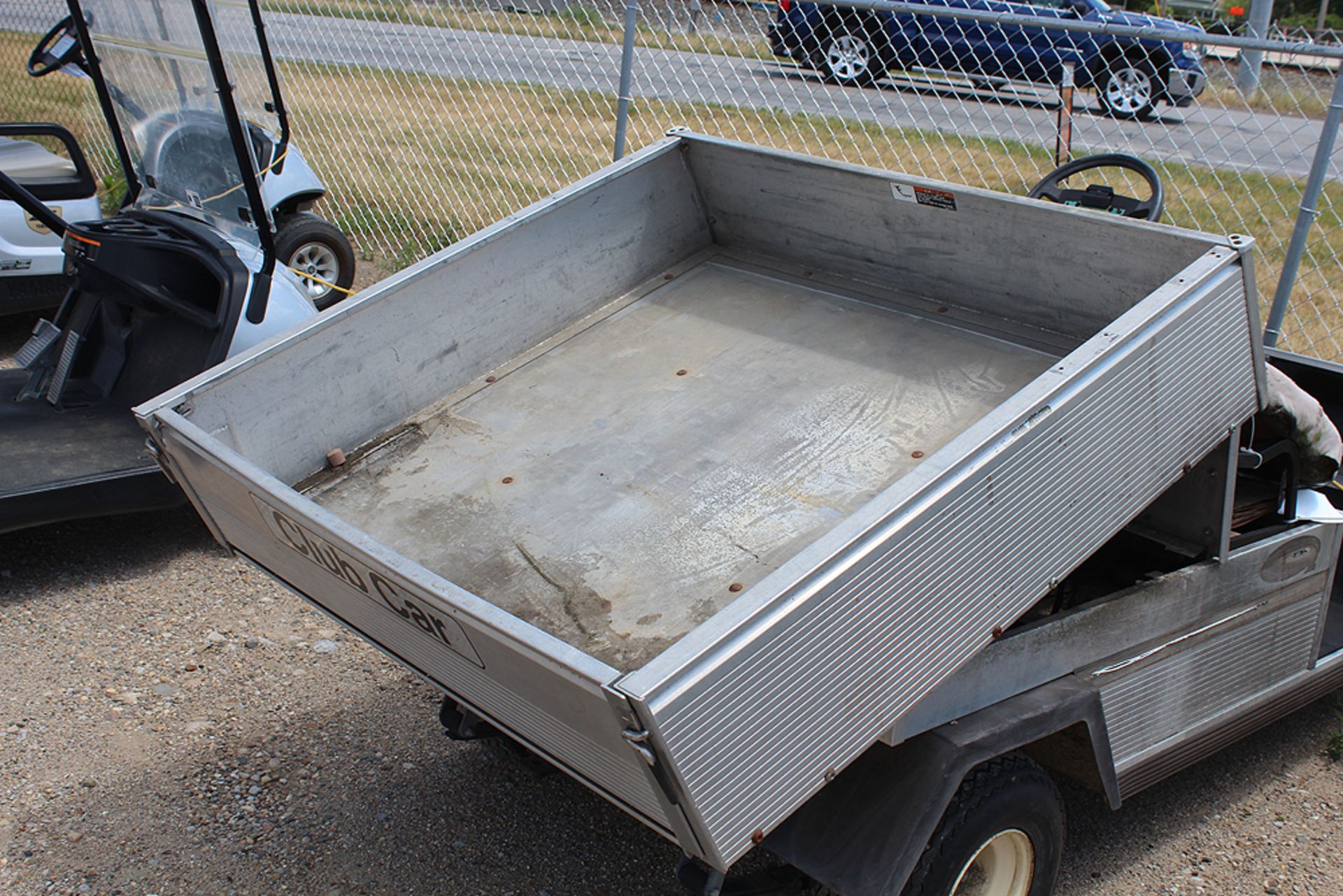 CLUB CAR GAS-POWERED WITH ALUMINUM DUMP BED - Image 4 of 4