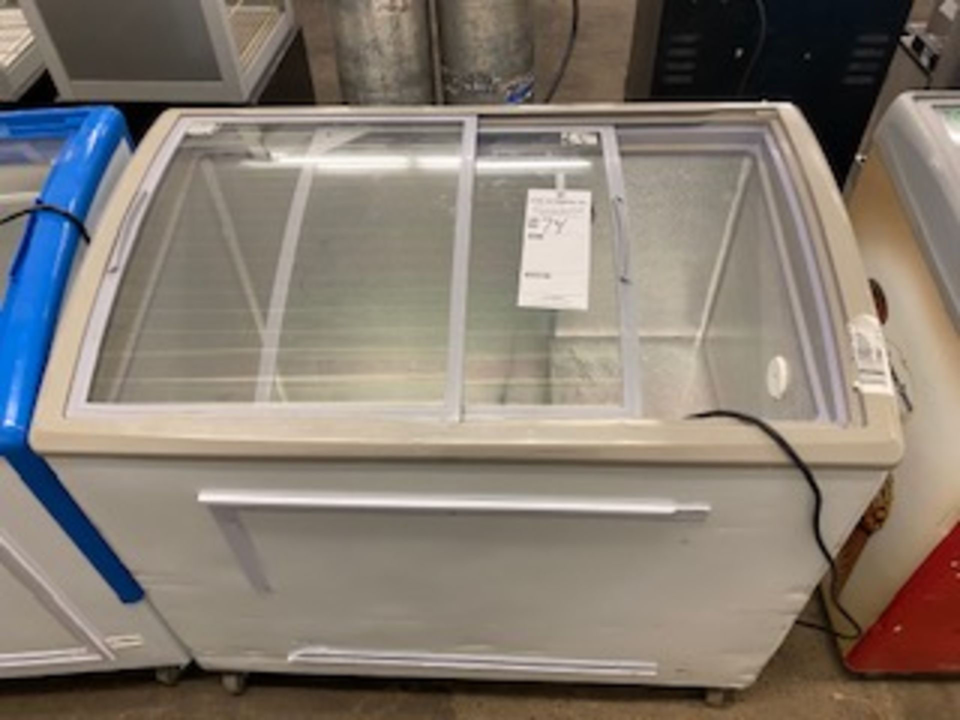 110v chest display freezer