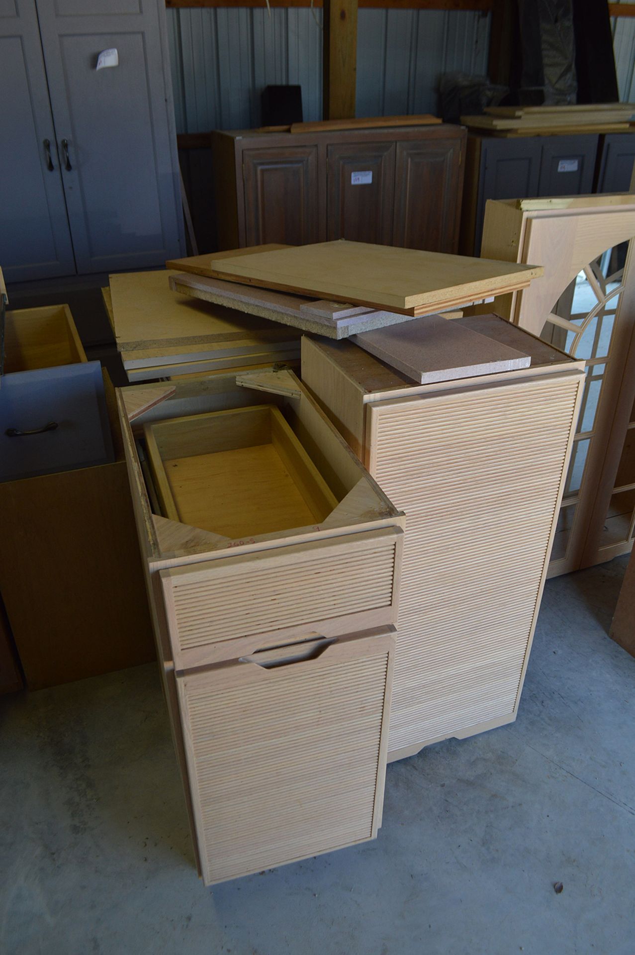 LARGE KITCHEN CABINET SET W/BAR, LAZY SUSAN, 14 TOTAL BASE CABINETS PLUS WALL MOUNT CABINETS, SOME W - Image 3 of 5