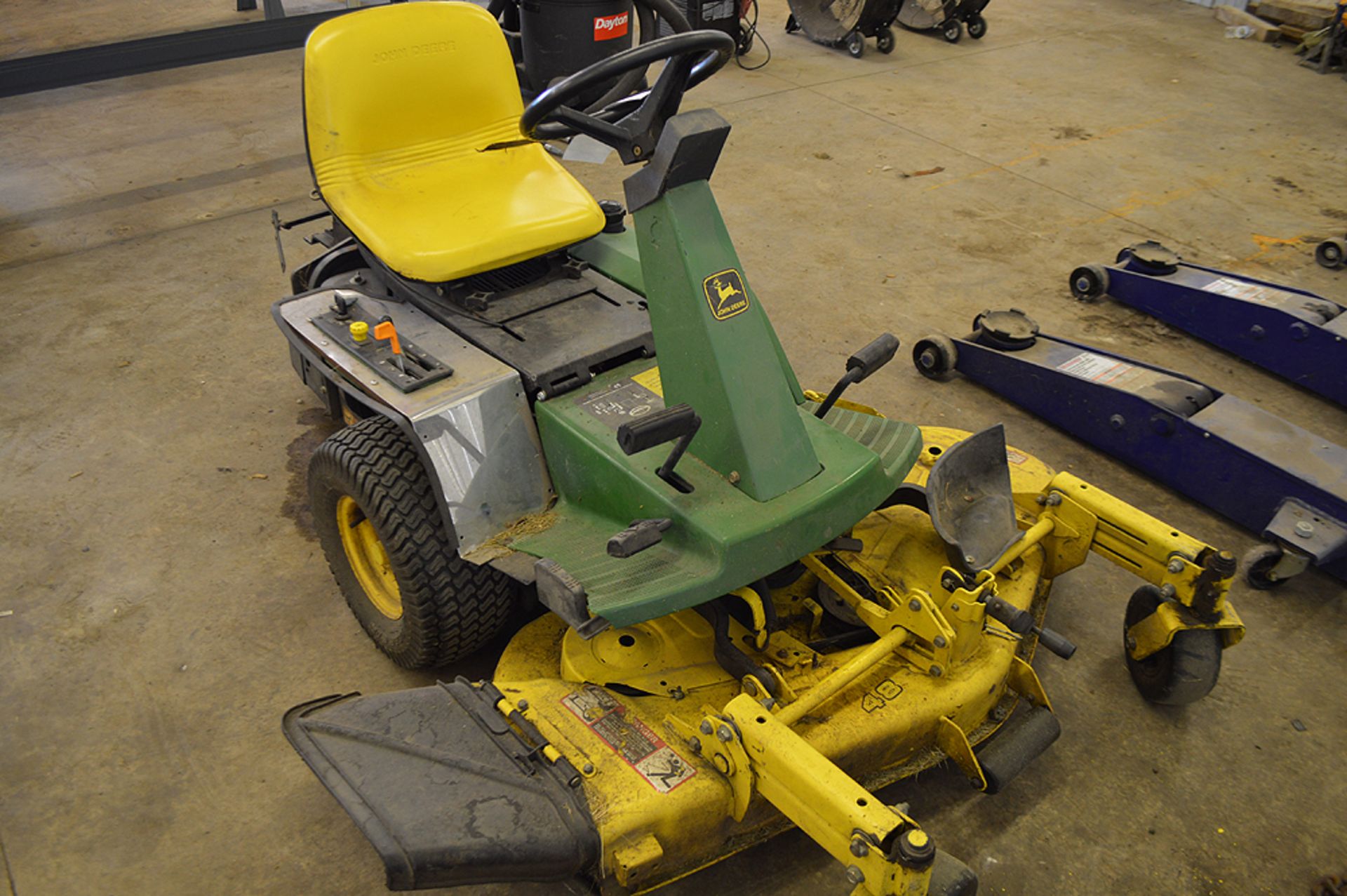 JOHN DEERE MODEL F525 RIDING LAWN MOWER 48" FRONT MOUNT DECK, NOT RUNNING, 1693 HOURS