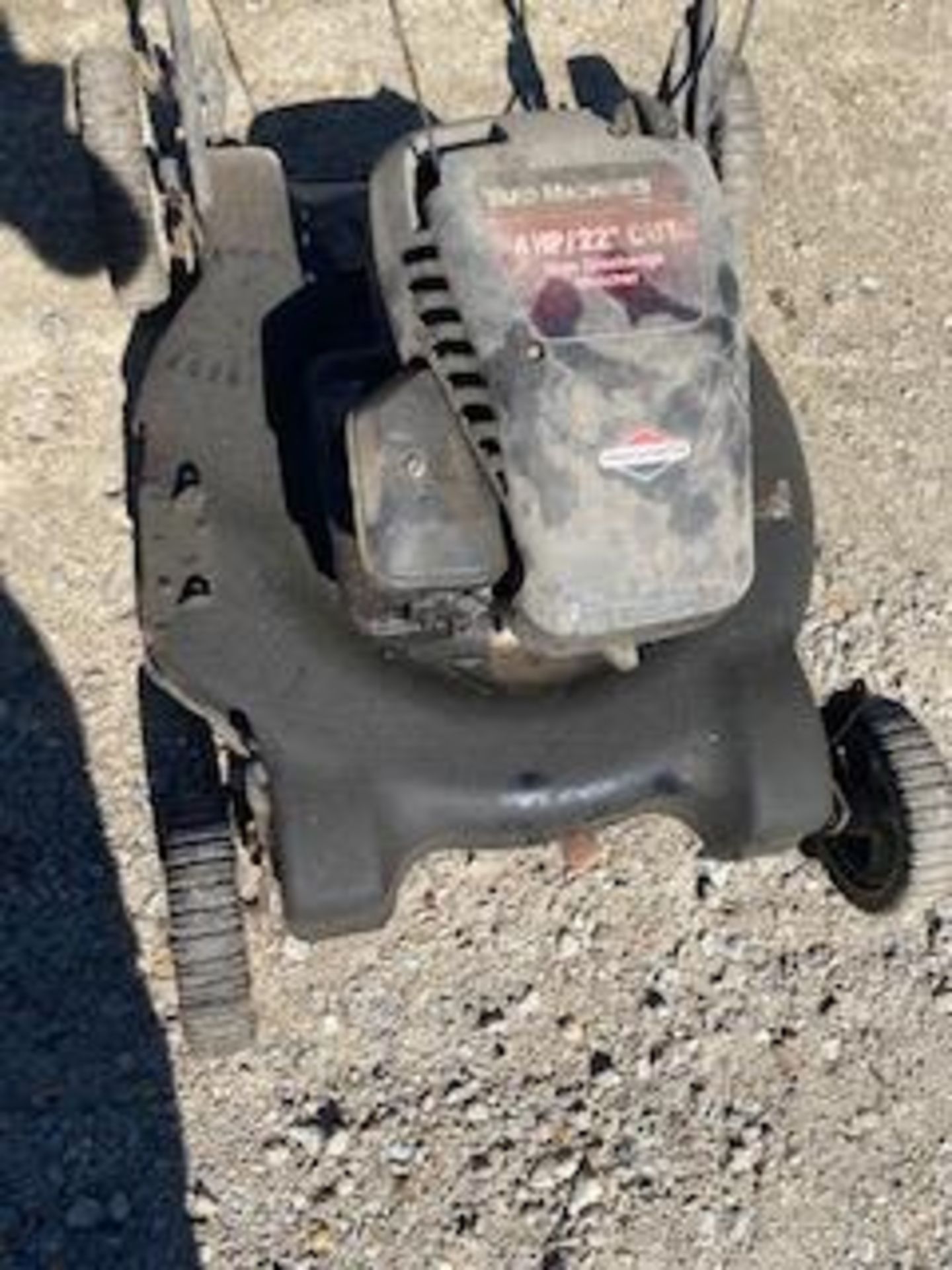 YARD MACHINE PUSH MOWER - Image 2 of 2