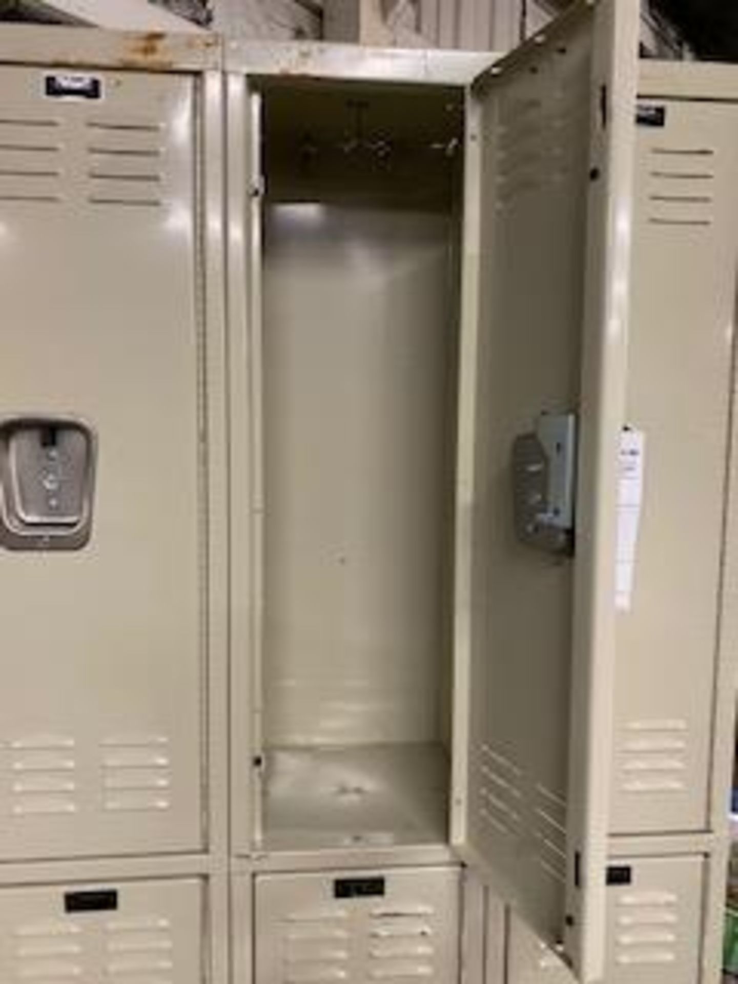 DOUBLE TIER 6-DOOR LOCKER - Image 2 of 2