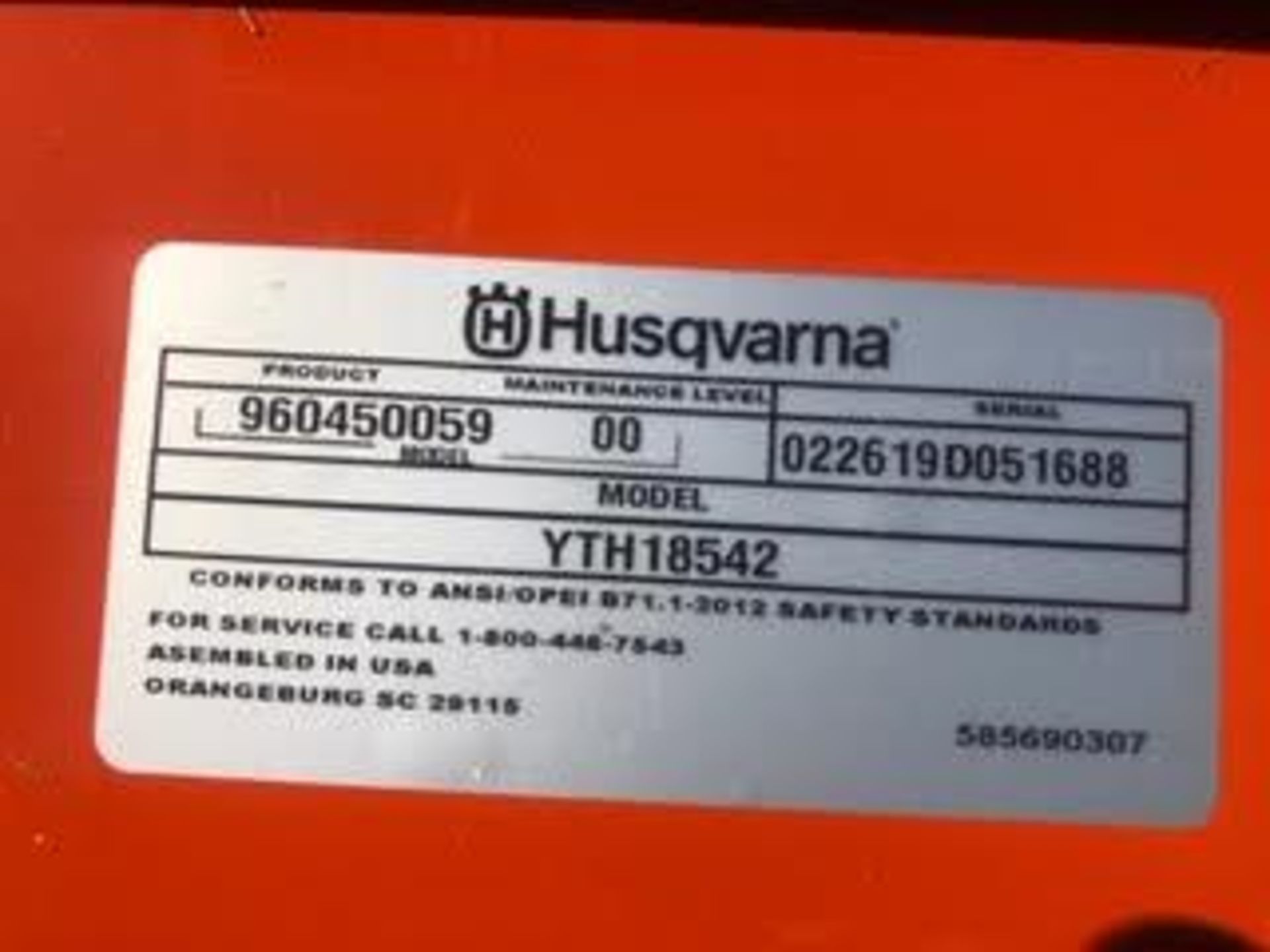 HUSQVARNA LAWN MOWER MODEL YTH18542 W/BRIGGS AND STRATTON 18.5 HP ENGINE - Image 7 of 7