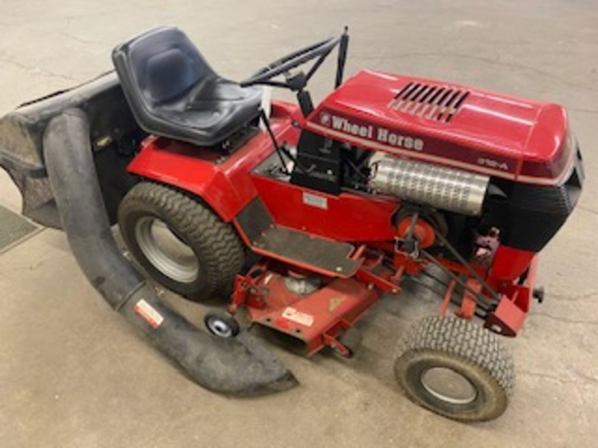 WHEEL HORSE RIDING LAWN MOWER, MODEL 312-A WITH DECK AND BAGGER - Image 3 of 7