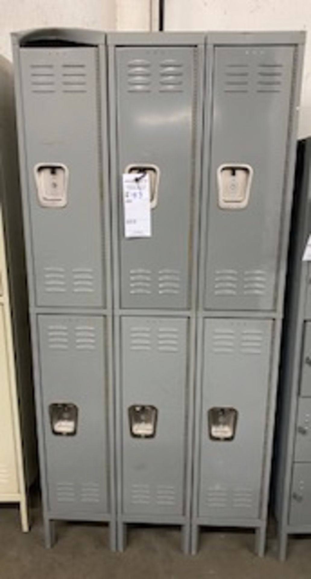 DOUBLE TIER 6-DOOR LOCKER