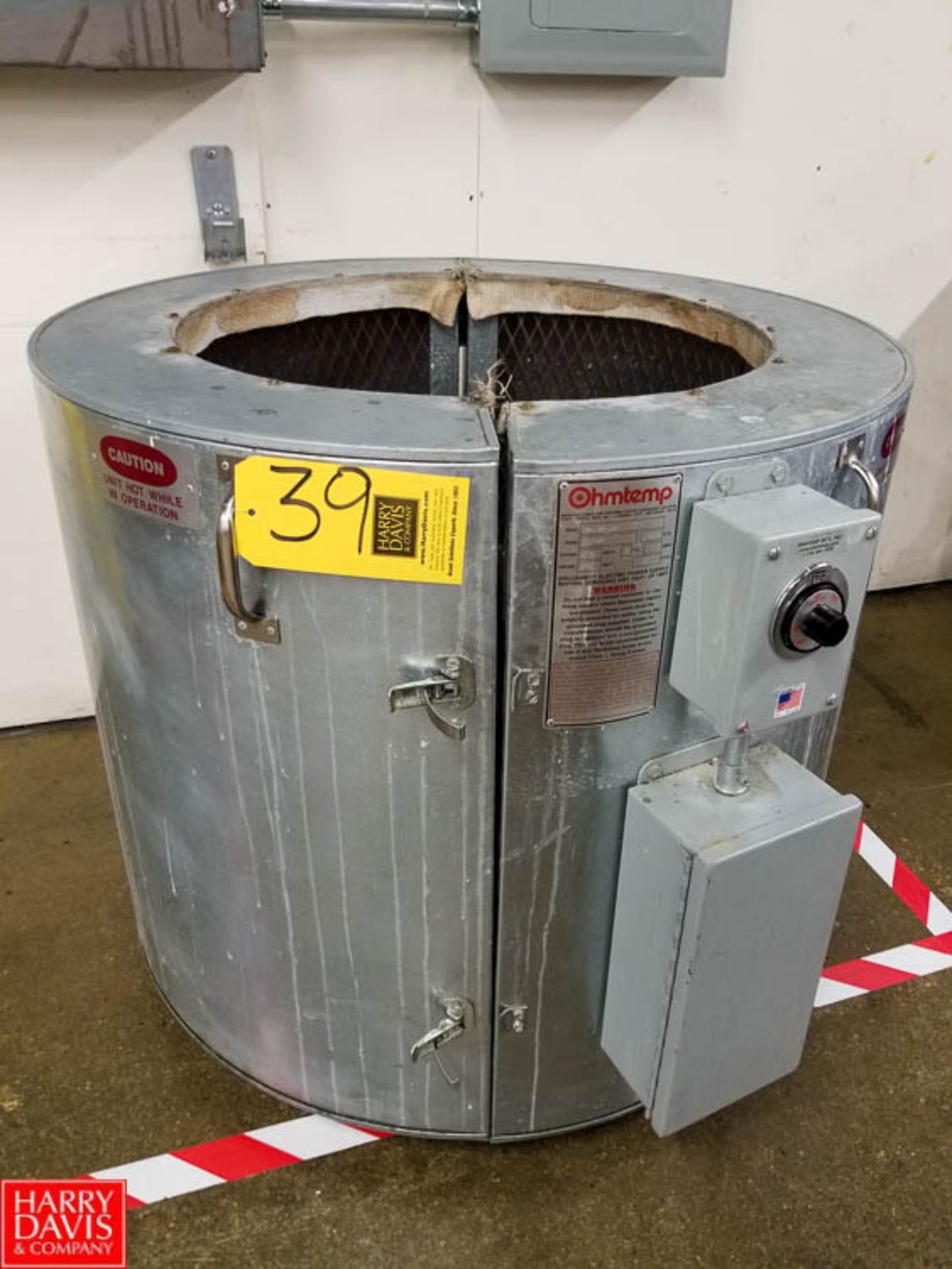 Ohmtemp Clamshell Barrel Heater 230 V, 3 Ph., 60 Hz Model: SWL-55-2303 SN: 11-180 Rigging Fee: $150