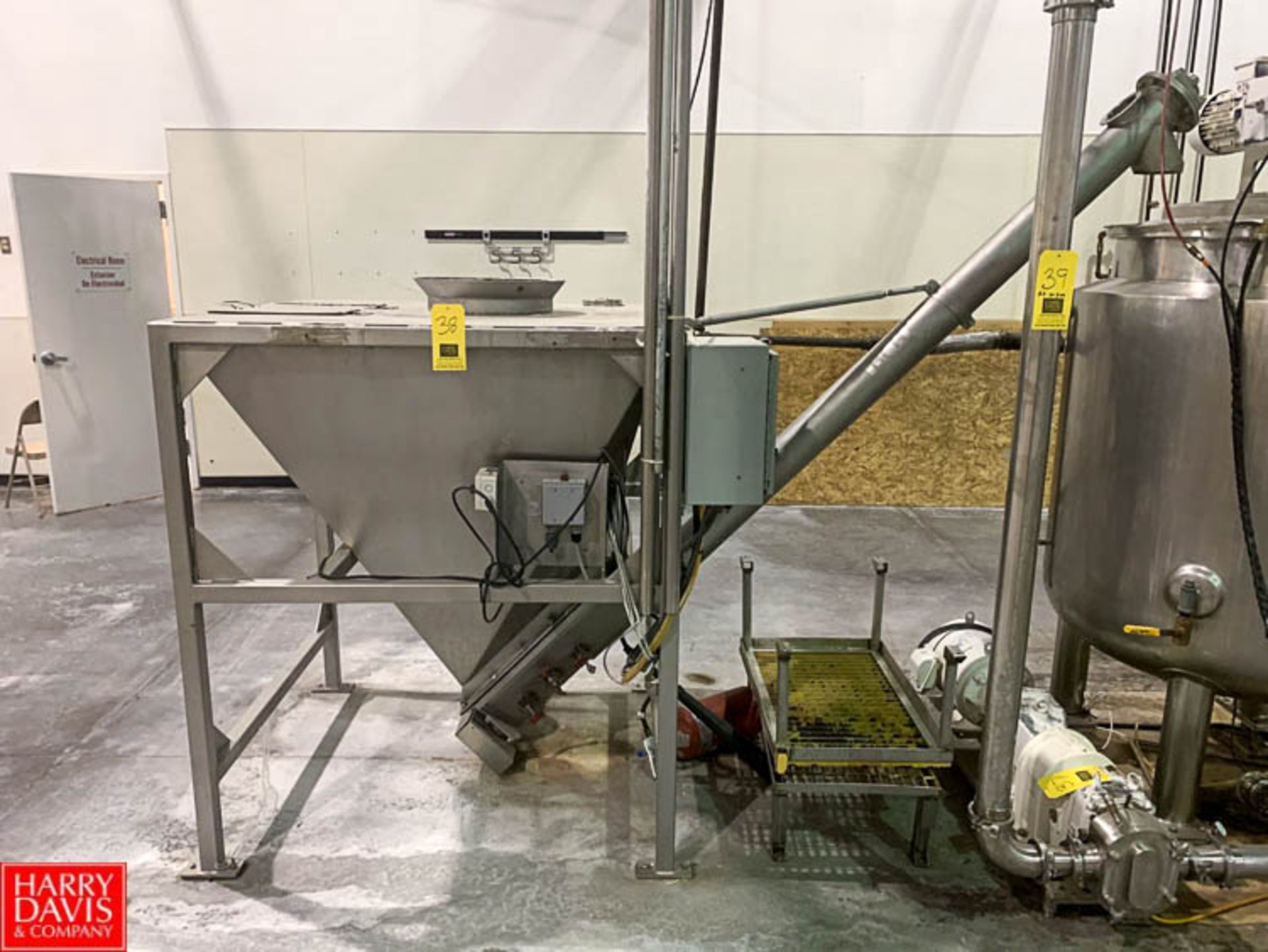 BCH S/S Cone-Bottom Dump Hopper With Inclined Auger Conveyor Rigging: $850