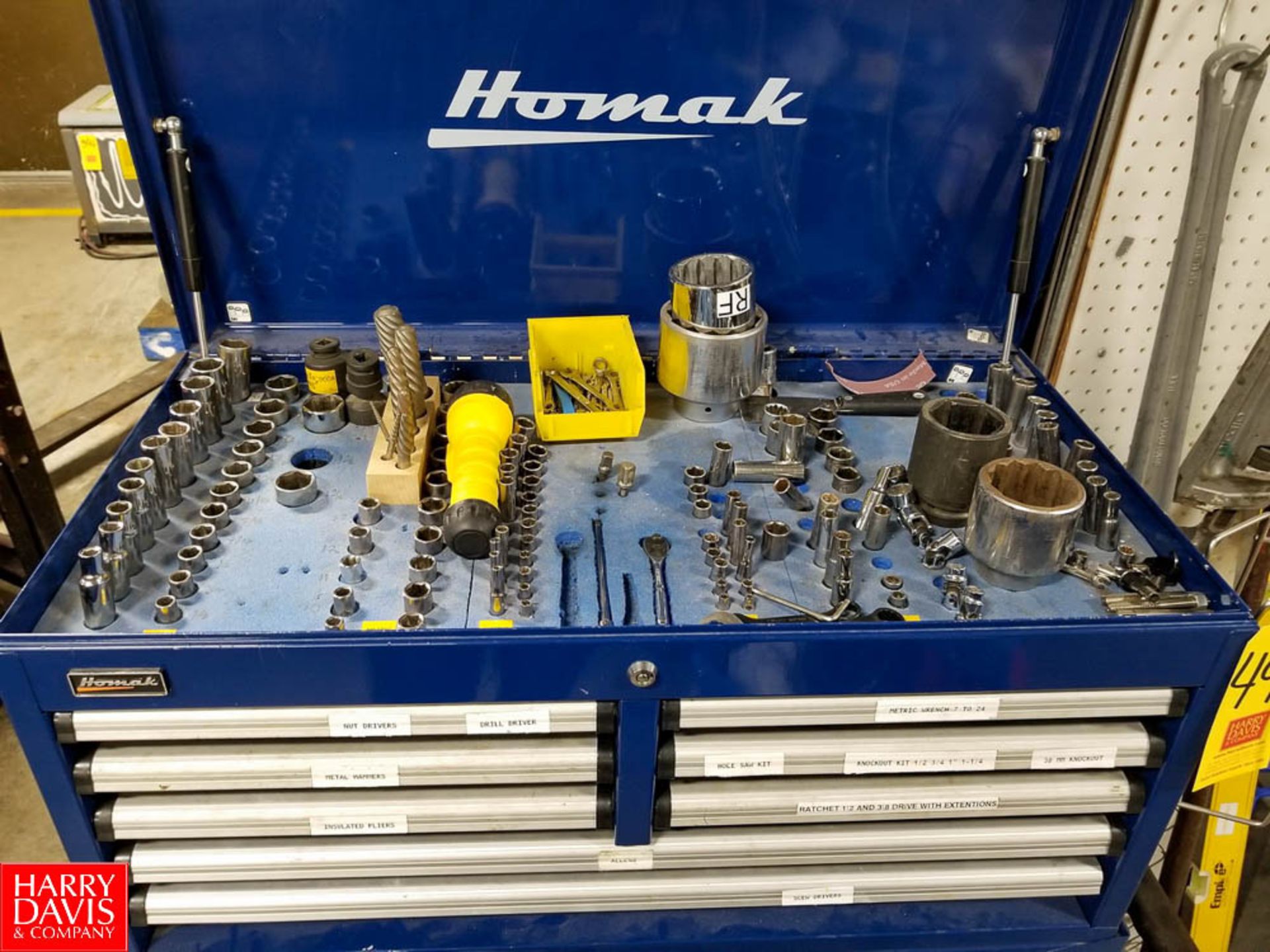 Homak 15-Drawer Rolling Tool Box with Contents of Assorted Sockets Nut Drivers Hammers Allen - Image 2 of 7