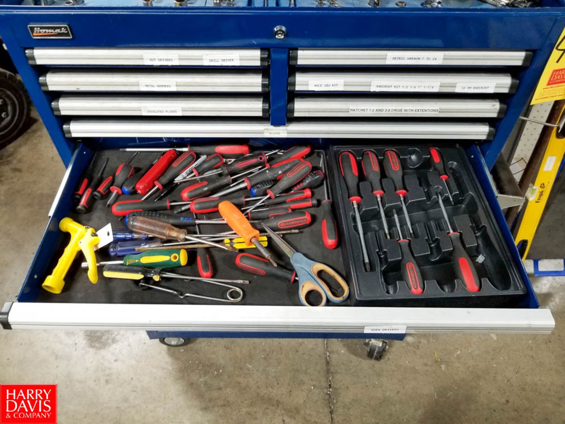 Homak 15-Drawer Rolling Tool Box with Contents of Assorted Sockets Nut Drivers Hammers Allen - Image 4 of 7