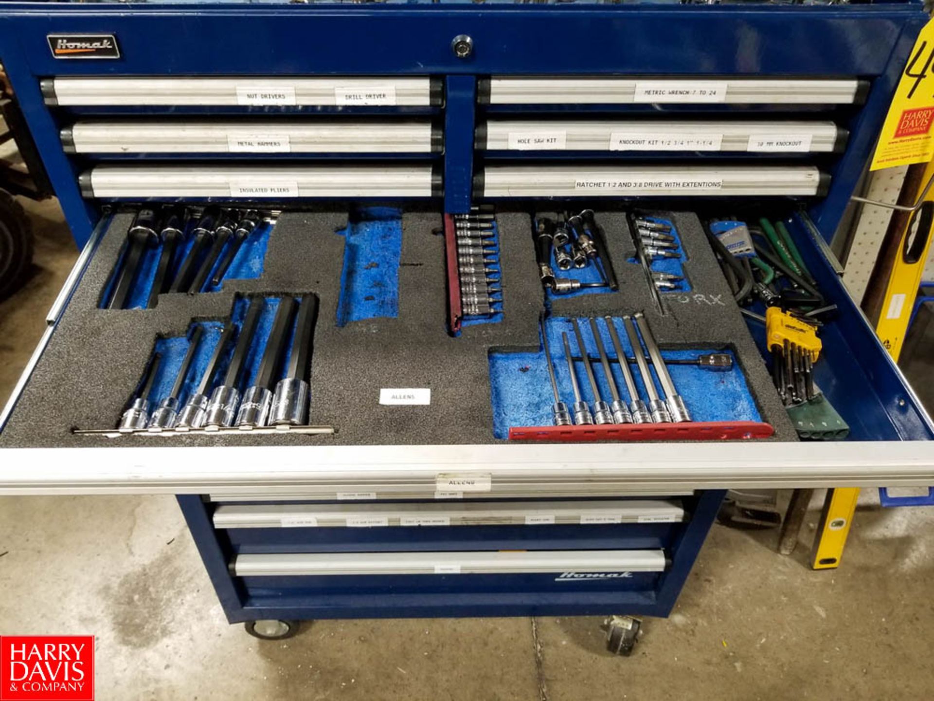 Homak 15-Drawer Rolling Tool Box with Contents of Assorted Sockets Nut Drivers Hammers Allen - Image 3 of 7