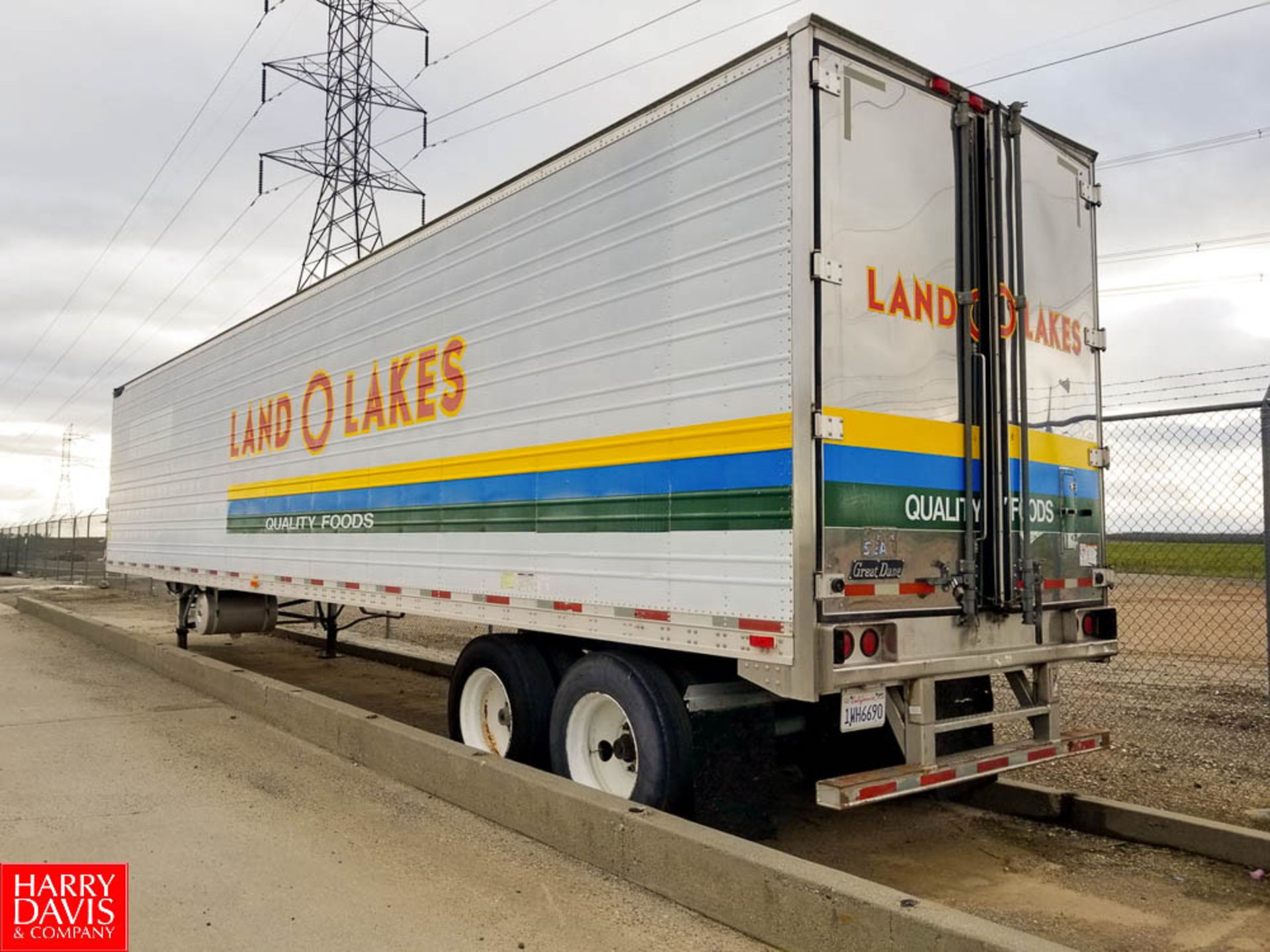 1996 Great Dane 48' Refrigerated Semi Trailer Model 7811TZ-148 65000 LB. GVWR Dual Axle with Carrier - Image 4 of 5