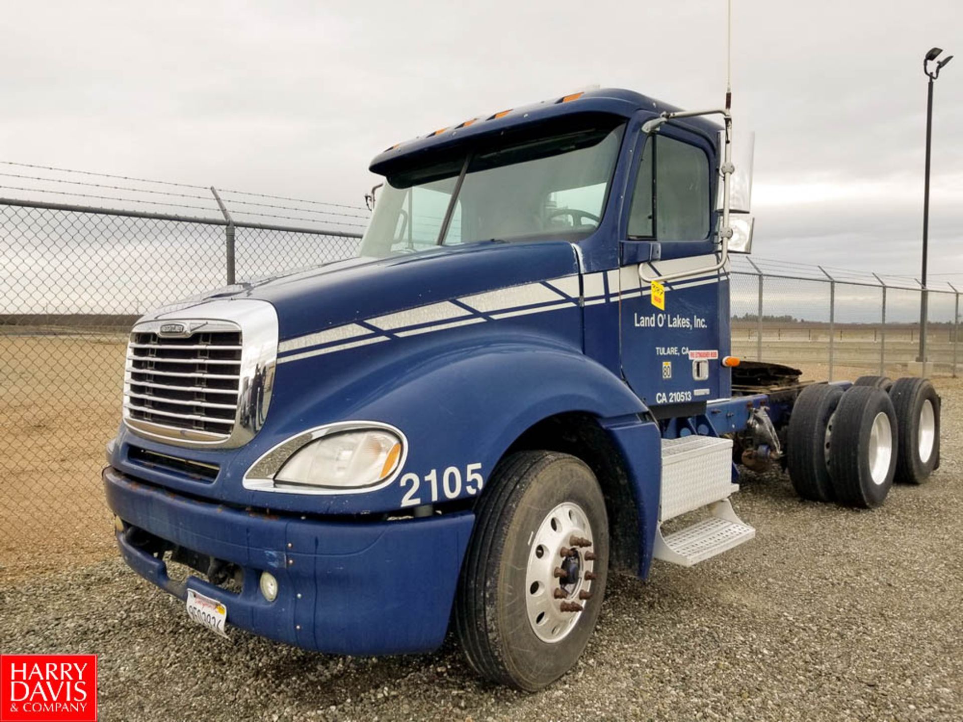 2002 Freightliner Semi Tractor with Caterpillar C-12 Diesel Engine Eaton Fuller 10-Speed