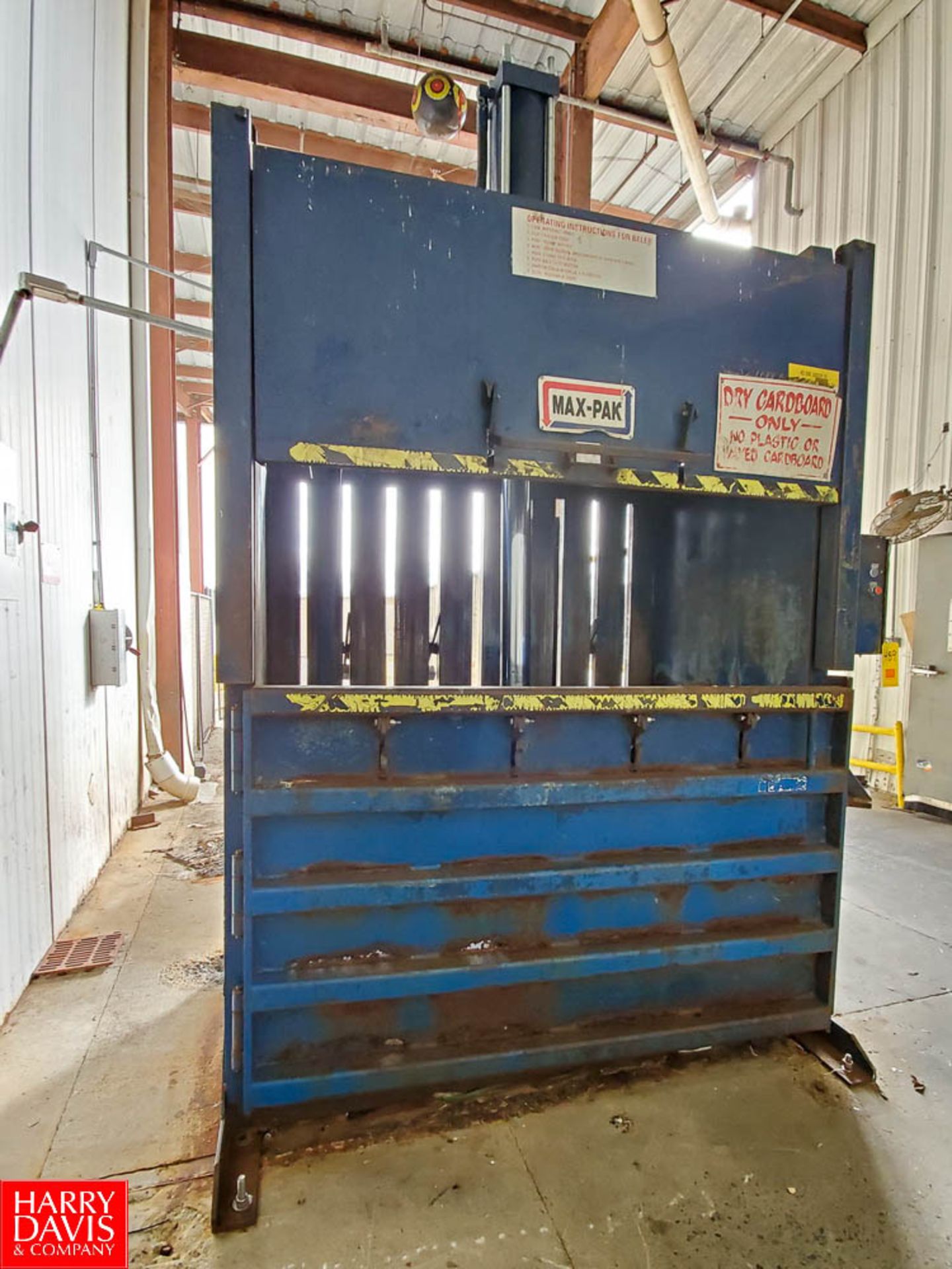 Maxi-Pak Cardboard Bailer Model MP7240, S/N 9952607 Rigging Fee: $ 700