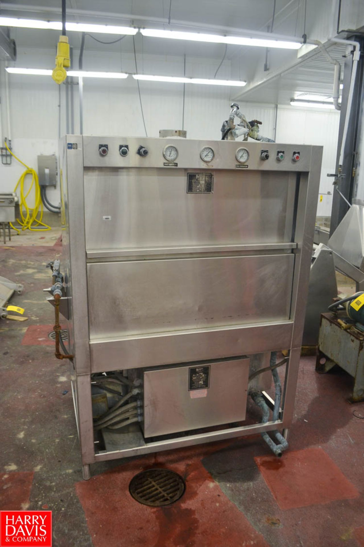 Douglas Machine All S/S Cabinet Washer, Tilt Open Front Door, (4) S/S Spray Heads, Washing Chamber .