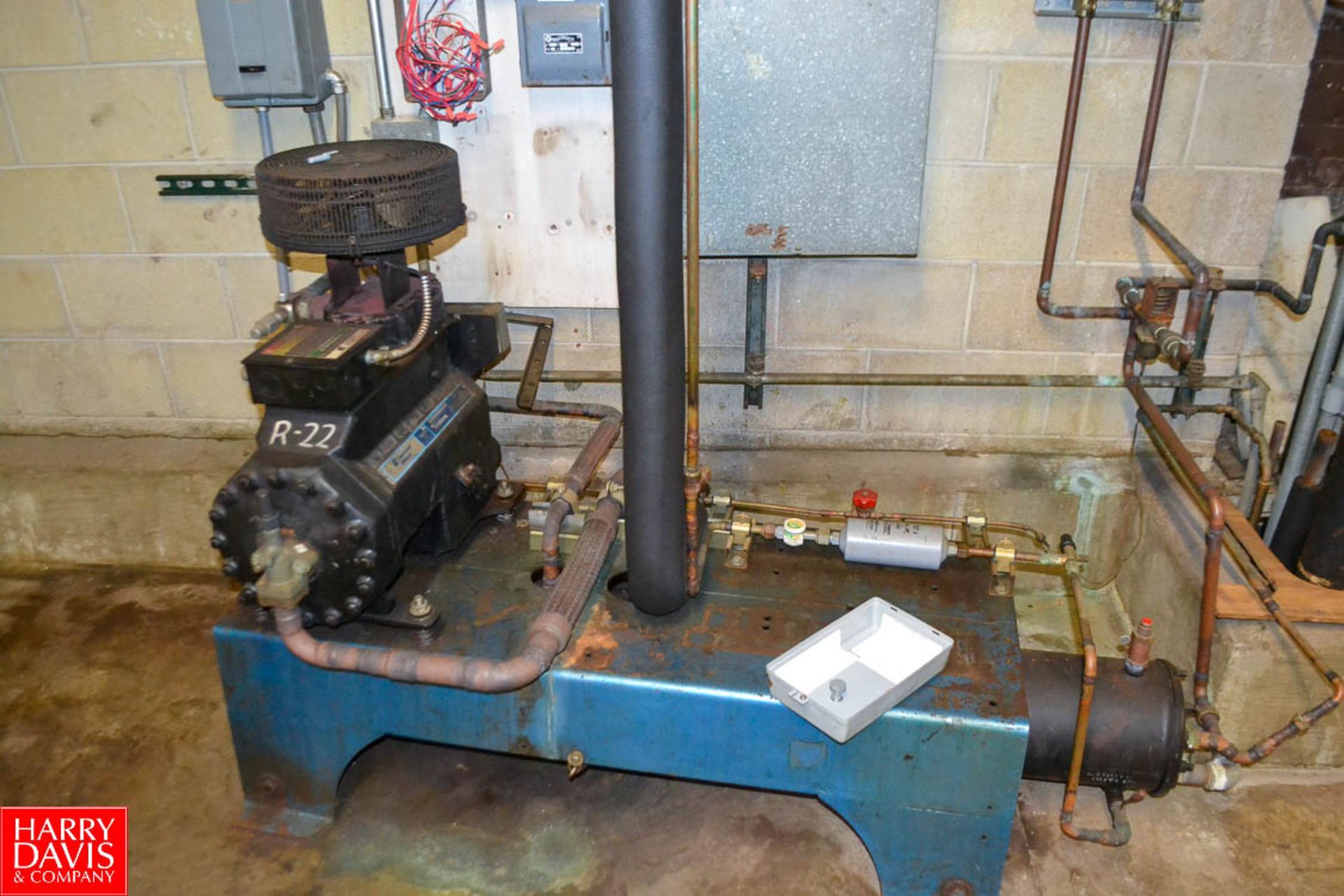 Copelametic Disuss Freon compressor on stand; Model 3DF3-120E-TFC800