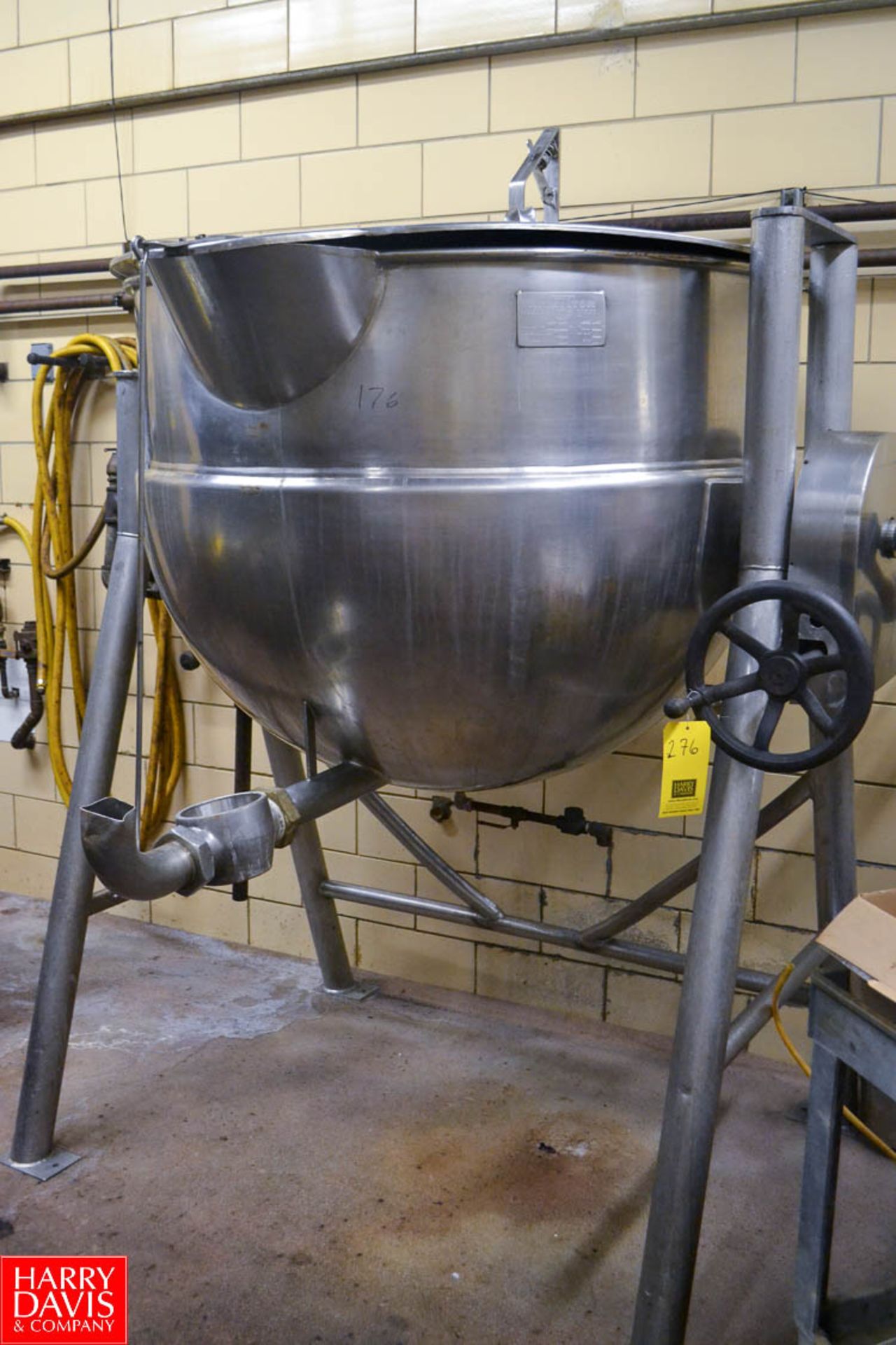 250 Gallon Hamilton S/S Tilt Kettle: 15 PSI Jacket: Serial # A6163 Rigging Fee: $400