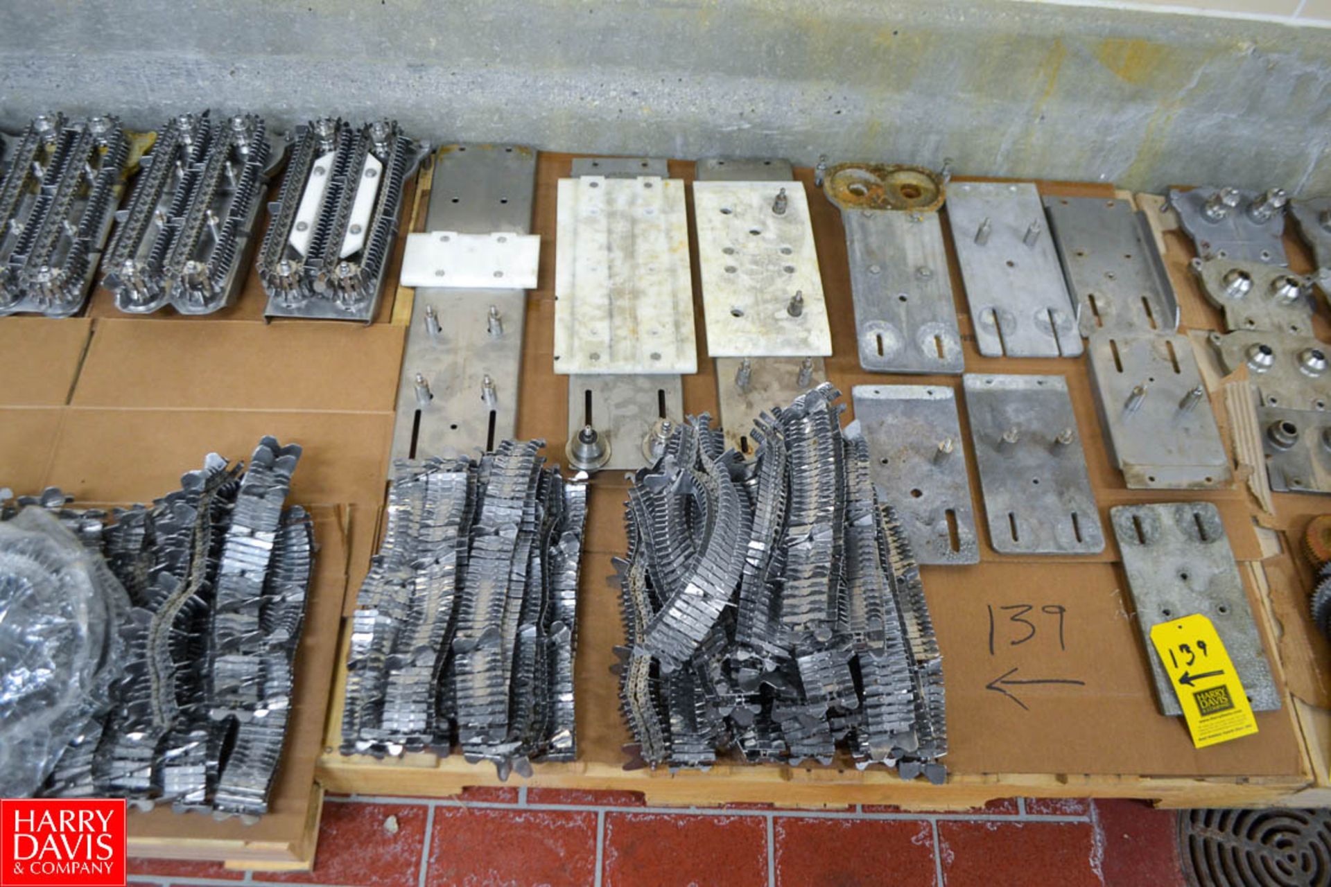 Large Lot Of Linker Chain Parts with Various Sizes - Image 4 of 4