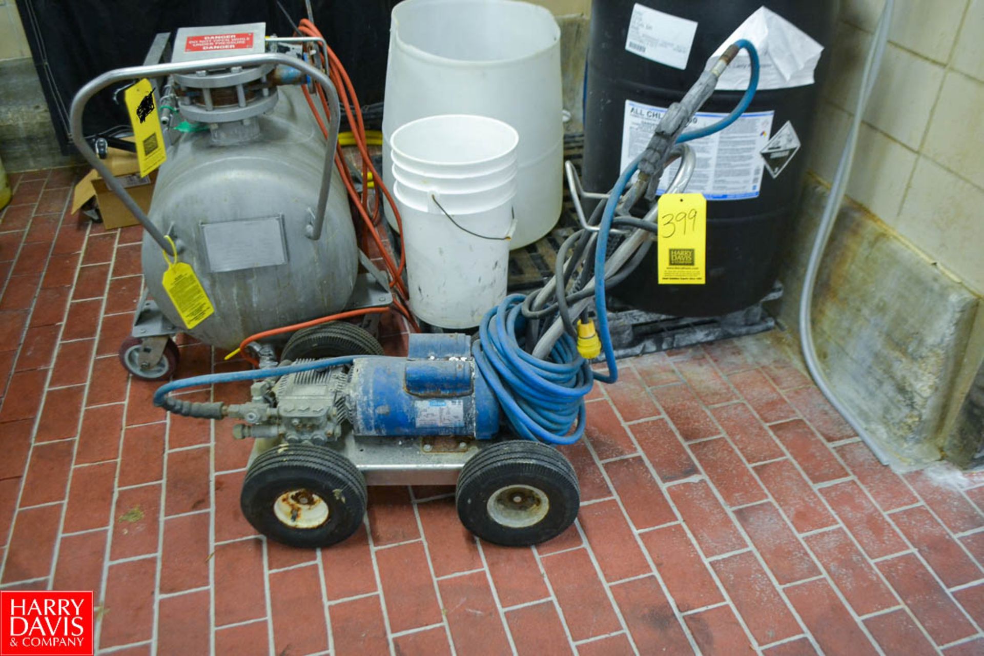 Westar boot scrubber, model 510, all air operated, integral foam generator & spray bars, 19” x 30”.