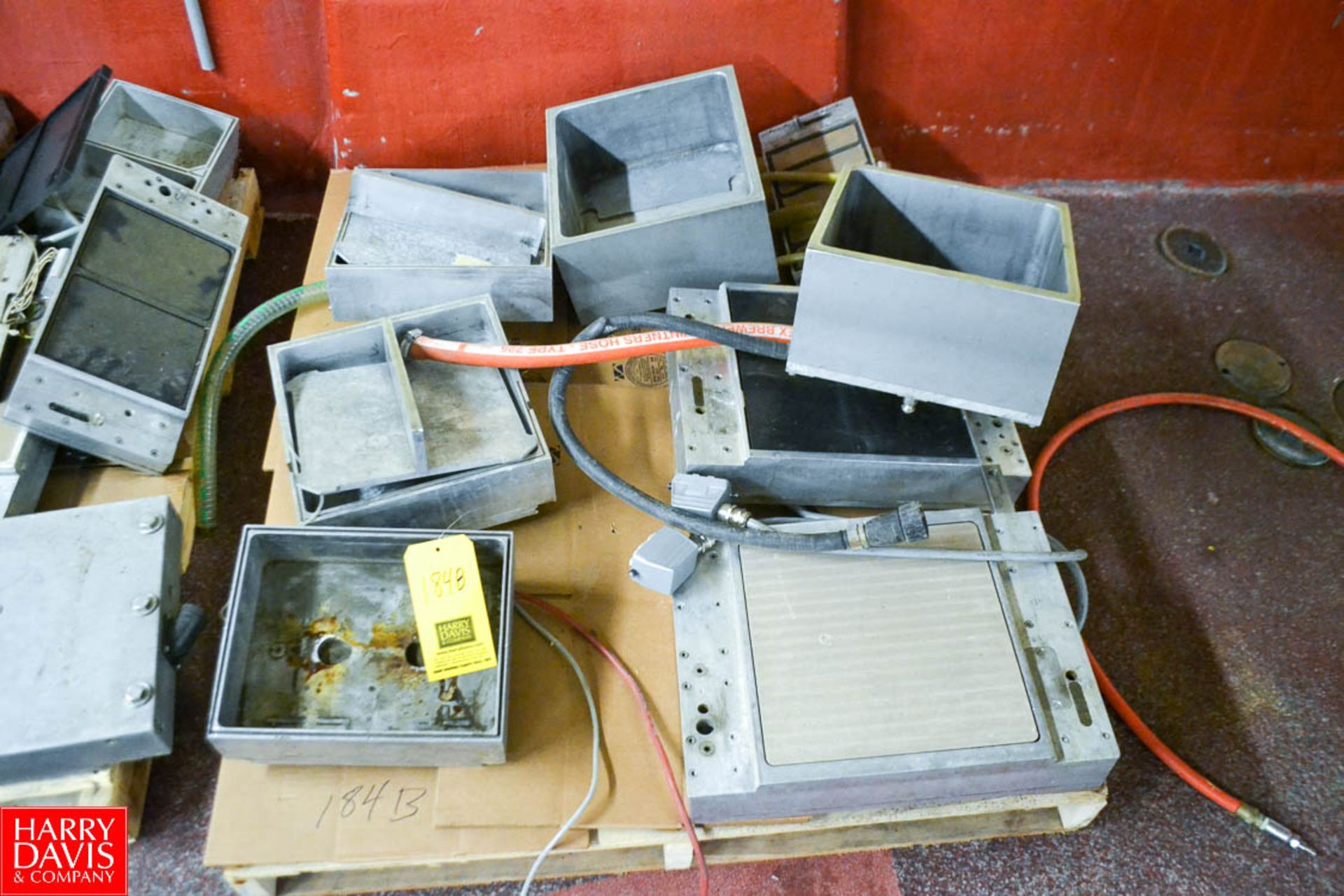Lot of Multi Vac Dies and Seal Heads - Image 2 of 2