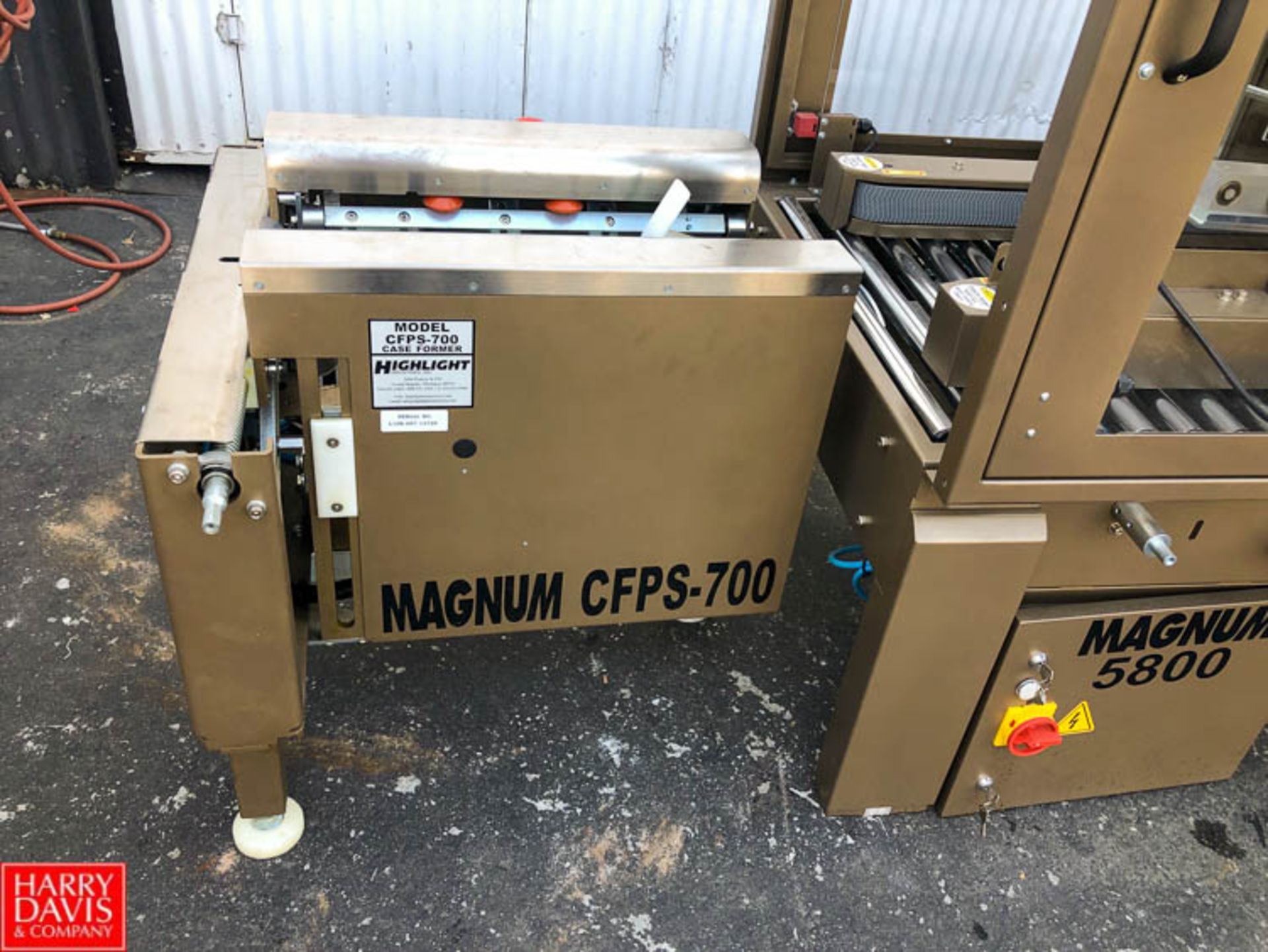 Magnum 700 Case Former and Magnum 5800 Top and Bottom Case Sealer **SUBJECT TO BULK BIDDING** - Image 2 of 10