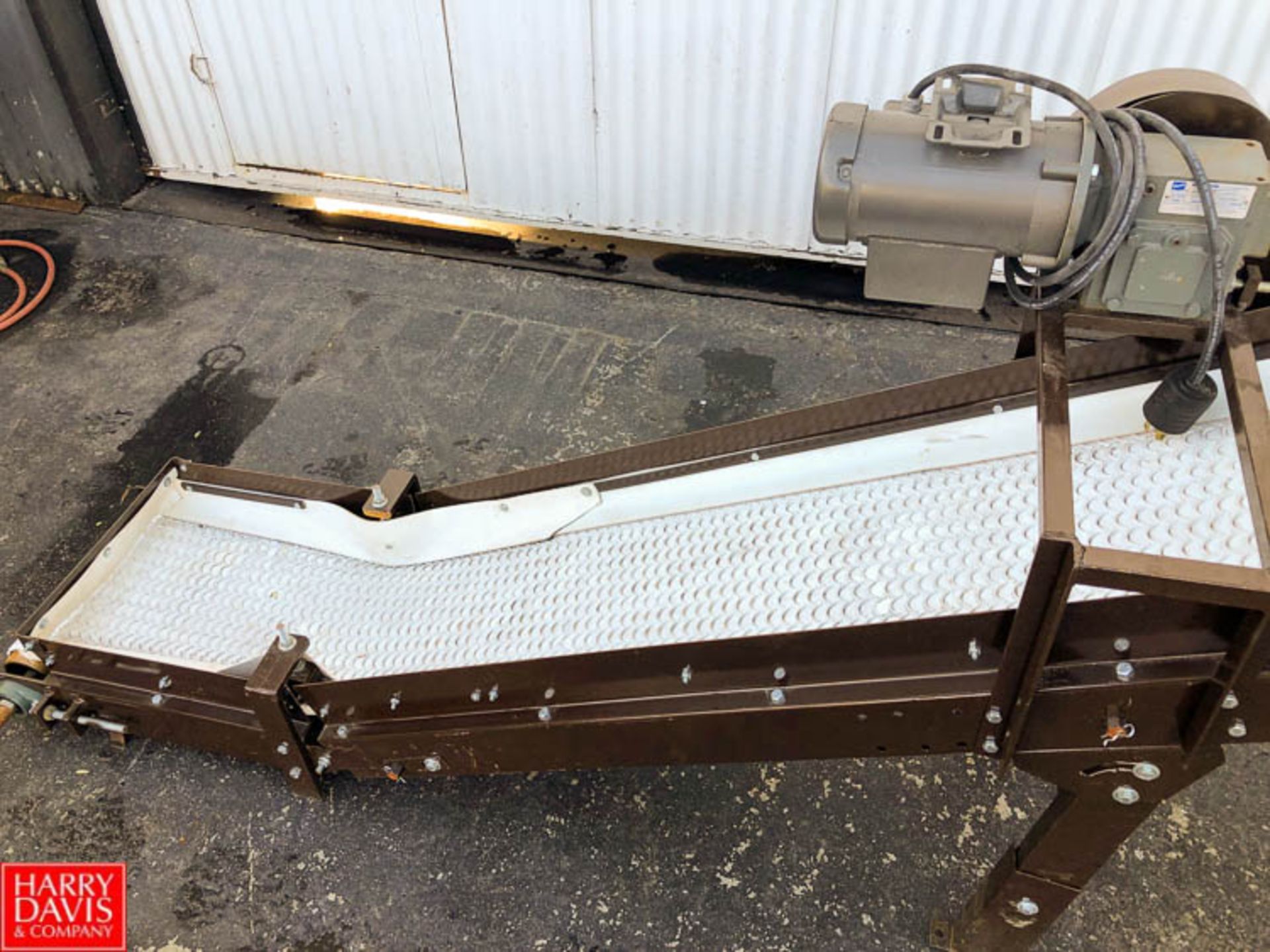 7' Length Incline Conveyor, 14" Width, with Conveyor Drive - Image 2 of 3