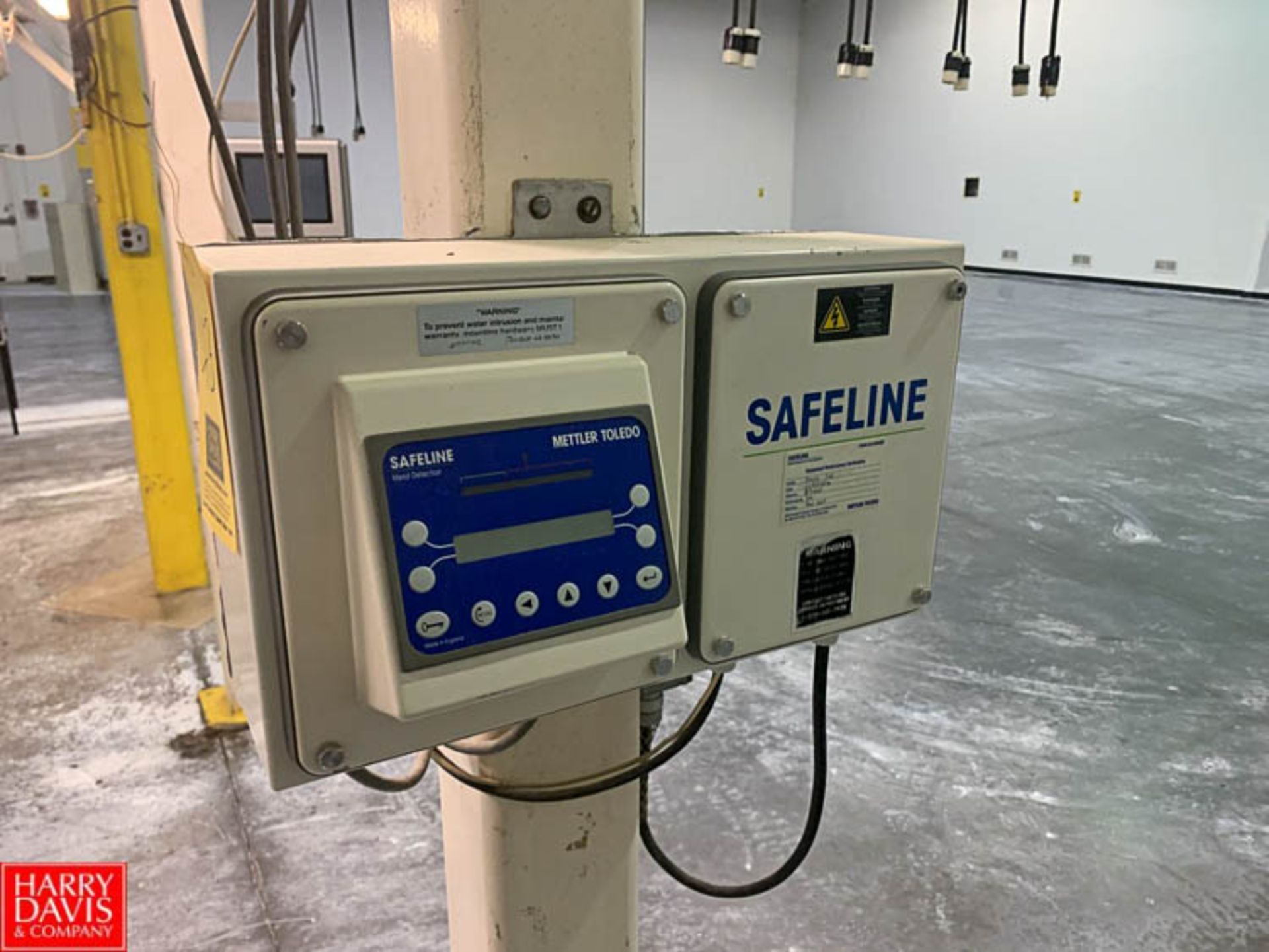 2016 Safeline Mettler Toledo Metal Detector, Model ZMFZ 200, S/N 83465 Rigging: $150 - Image 2 of 2